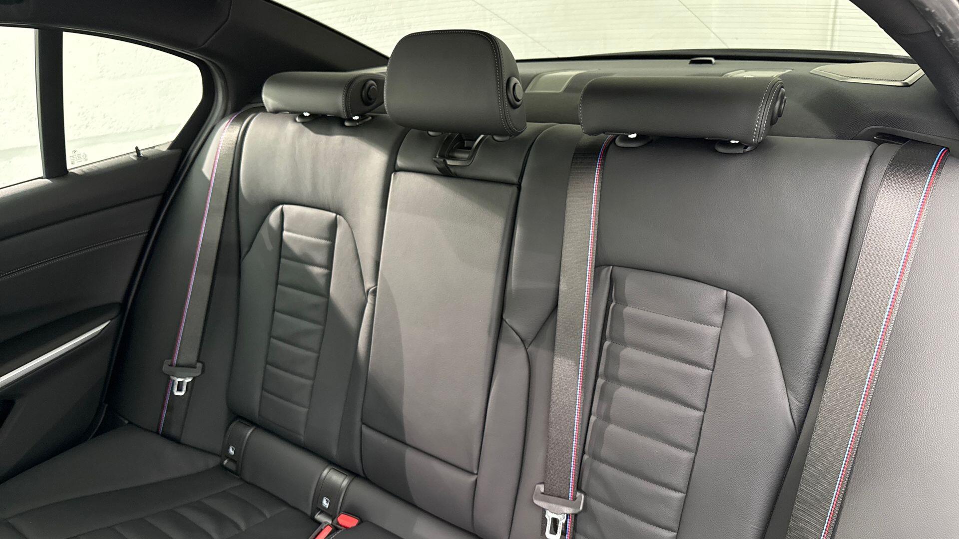 BMW 3 Series view 12