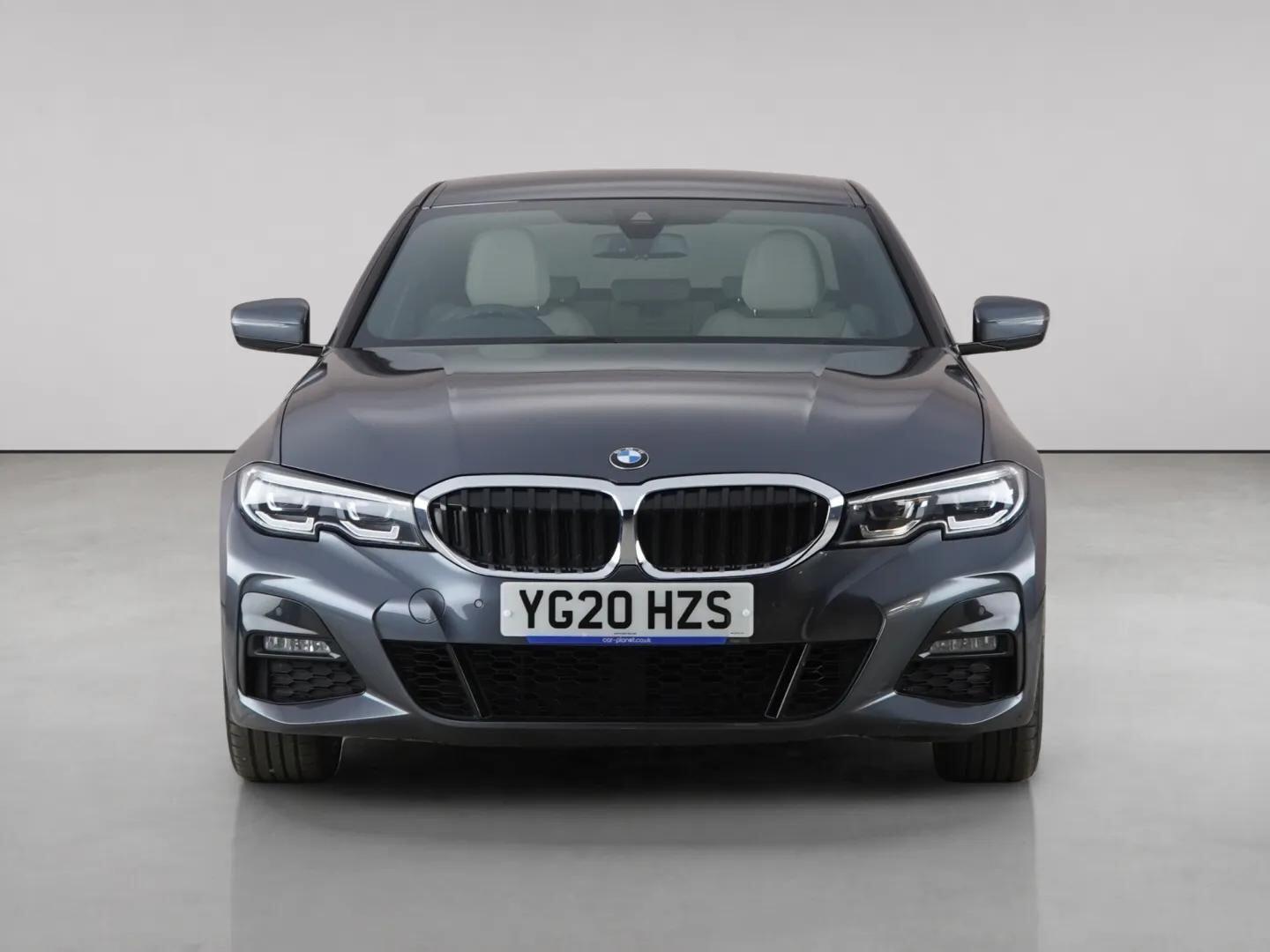 BMW 3 Series view 5