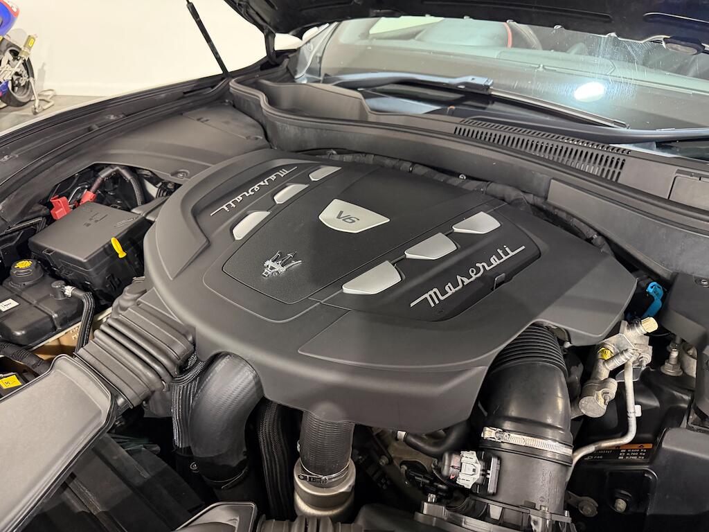 Maserati Levante view 57