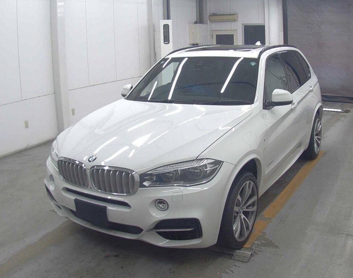BMW X5 view 2