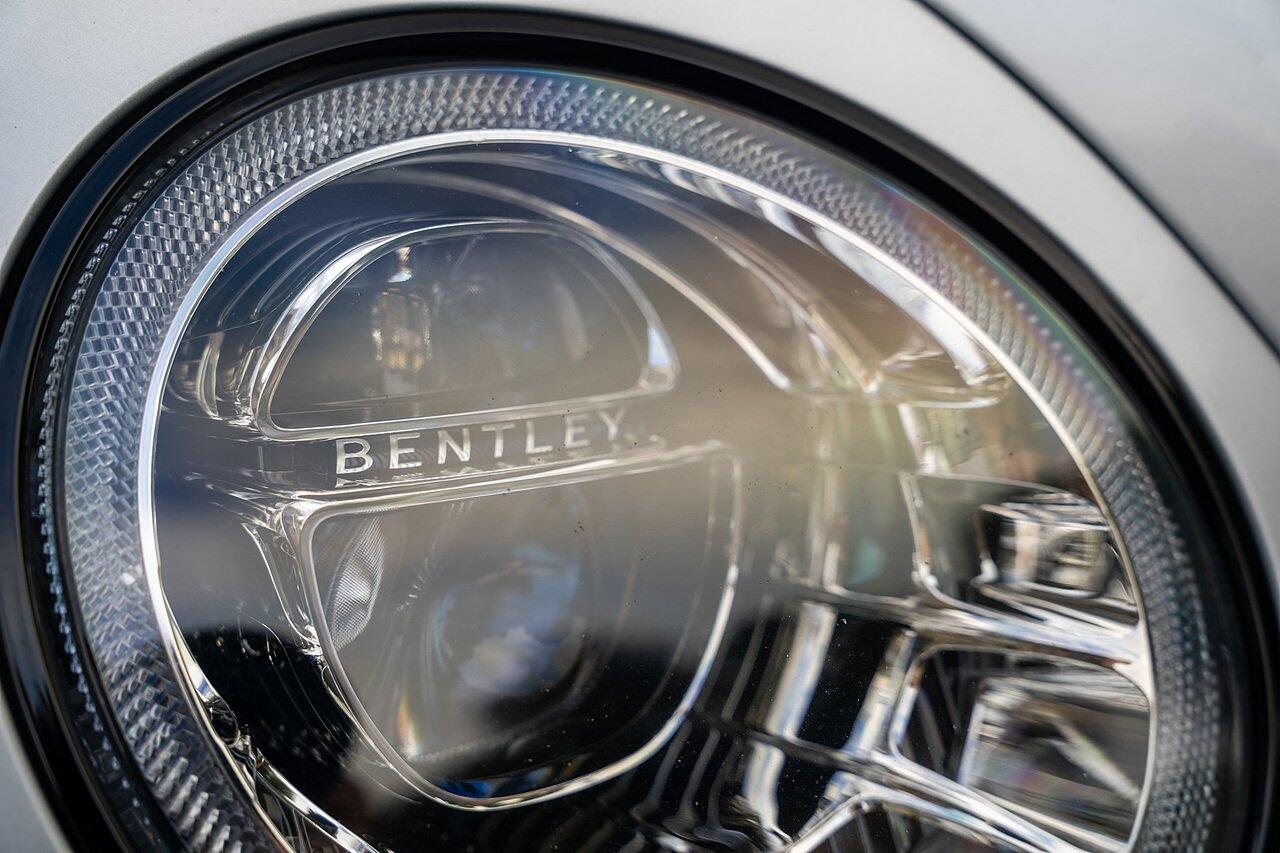 Bentley Bentayga view 24