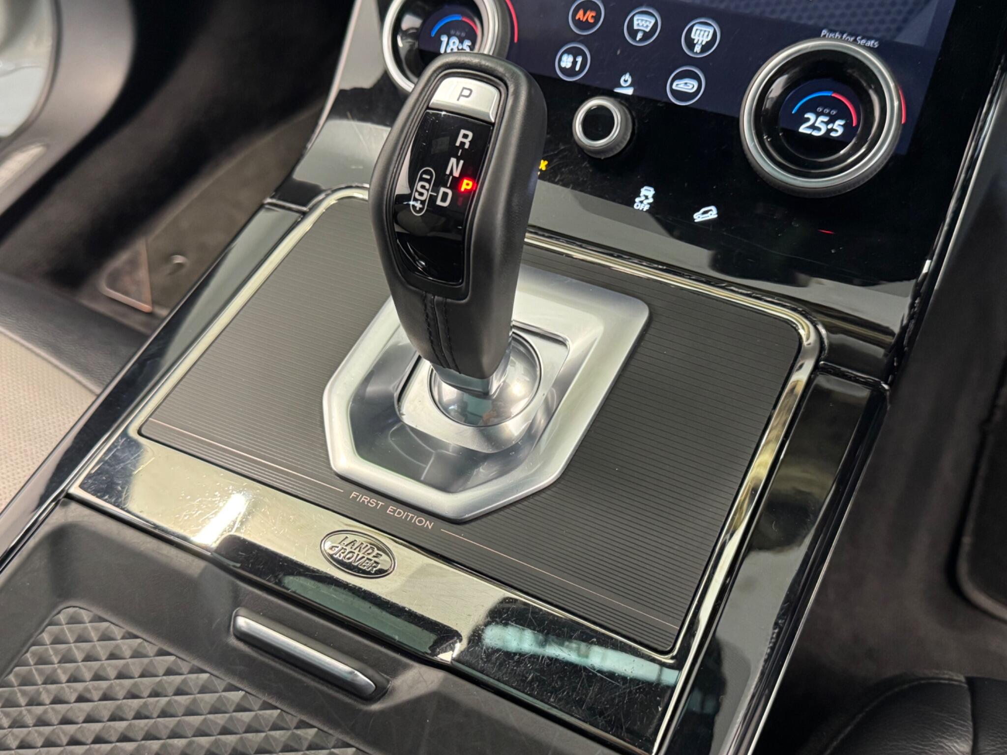 Land Rover Range Rover Evoque view 39