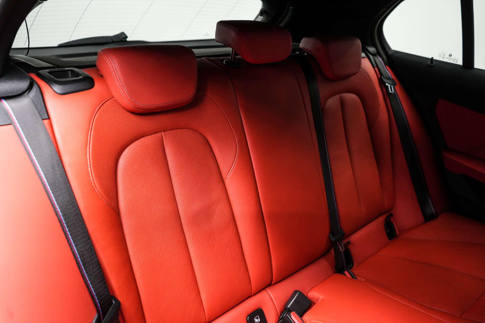 BMW 1 Series view 22