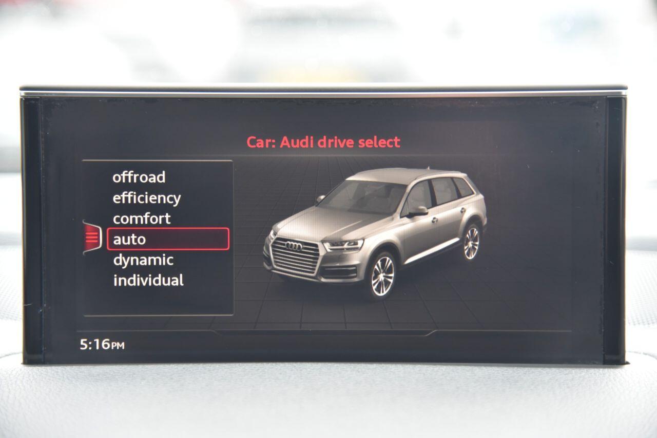 Audi Q7 view 43