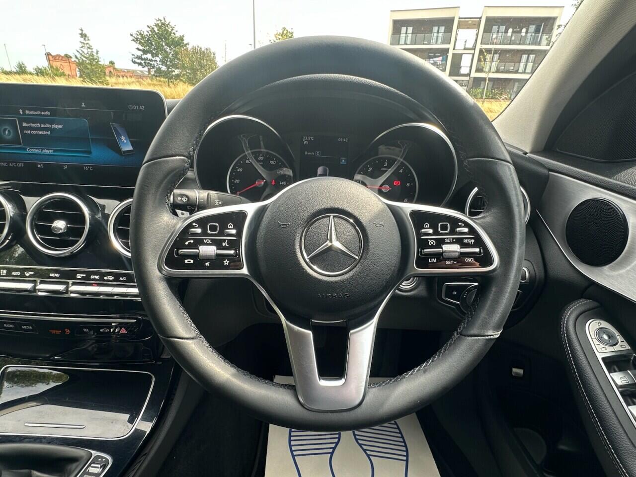 Mercedes-Benz C-Class view 22
