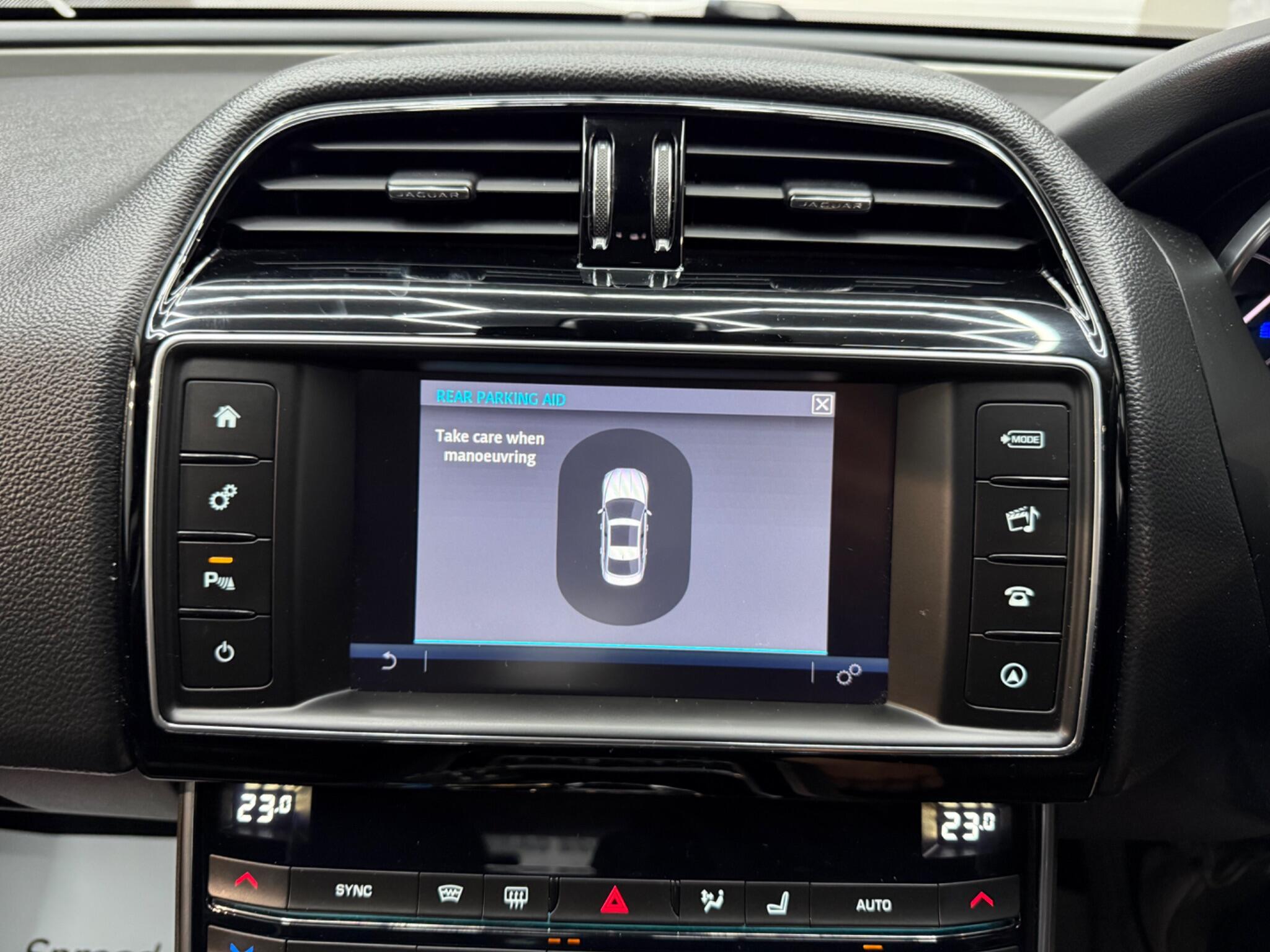 Jaguar Xe view 13