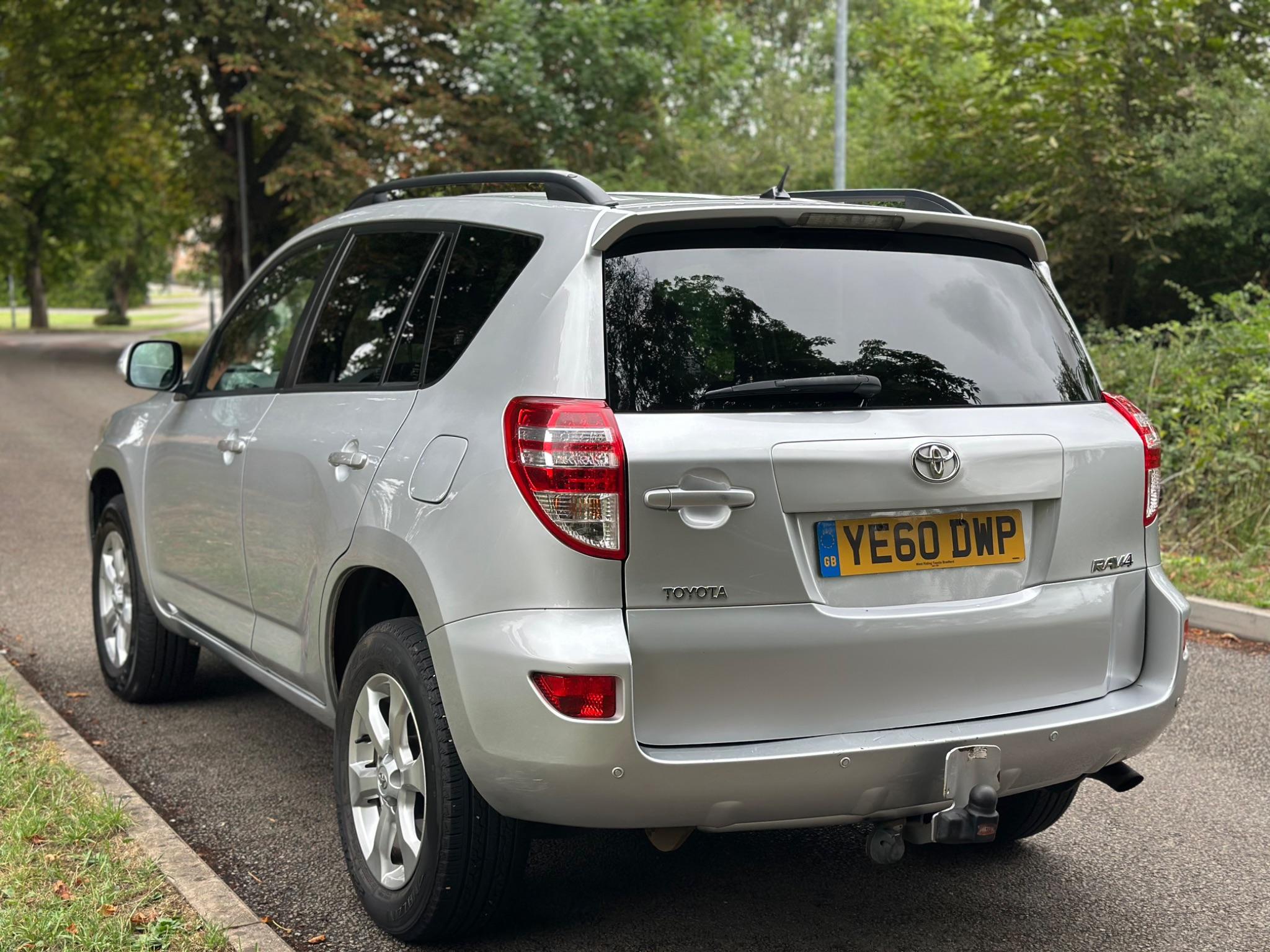 2010 Toyota RAV4 image 4