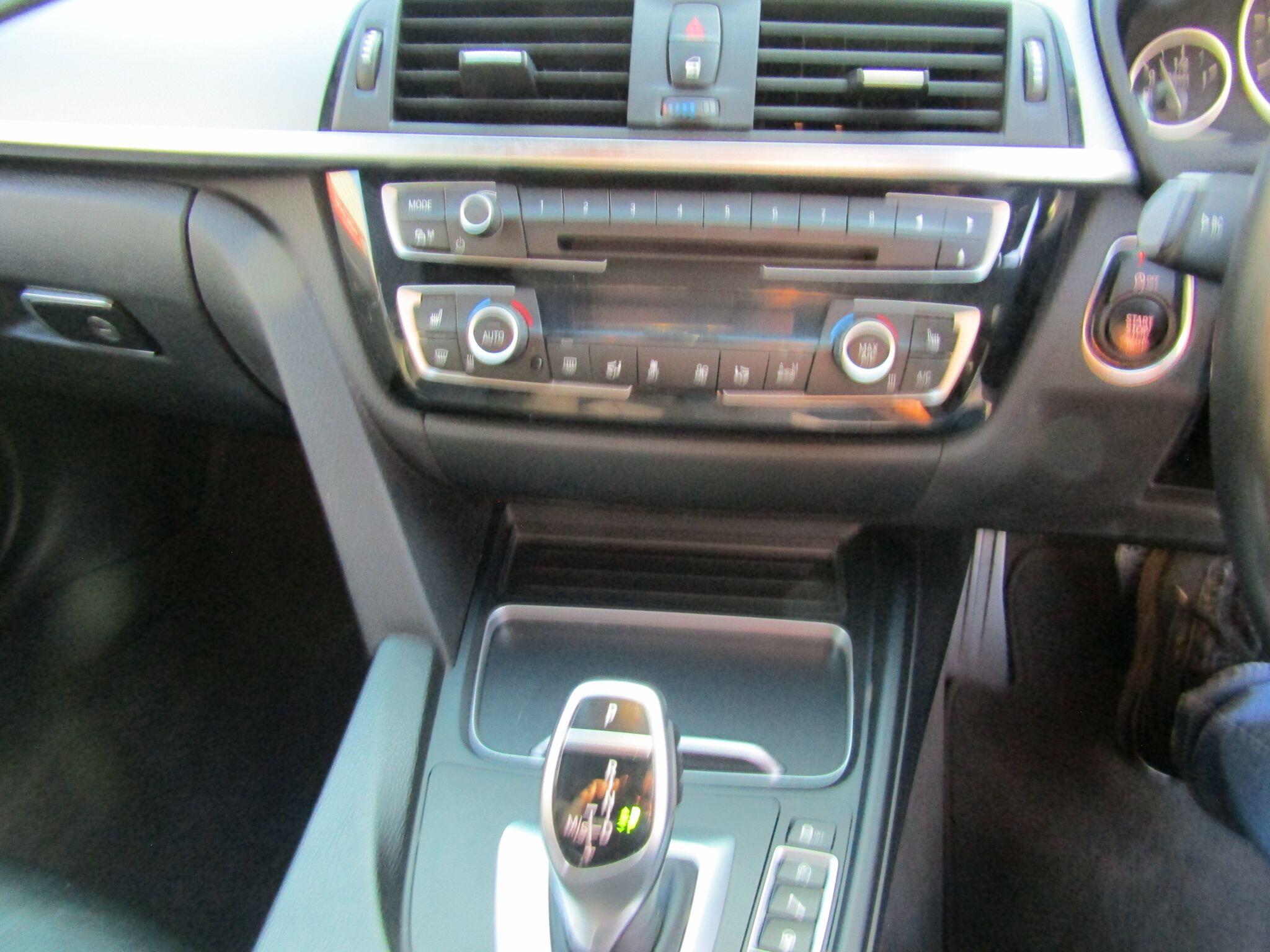 BMW 3 Series view 10