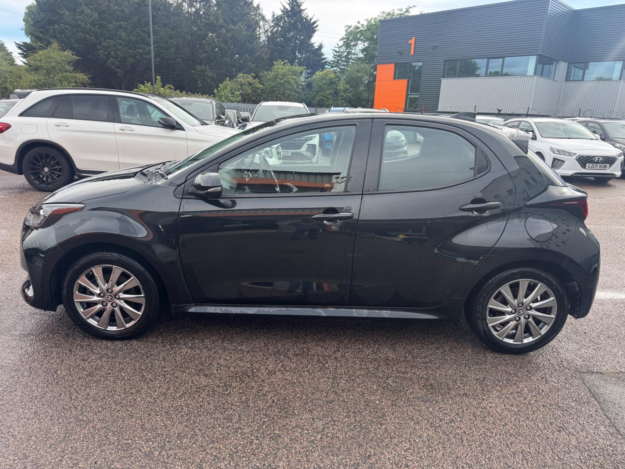 Toyota Yaris view 8