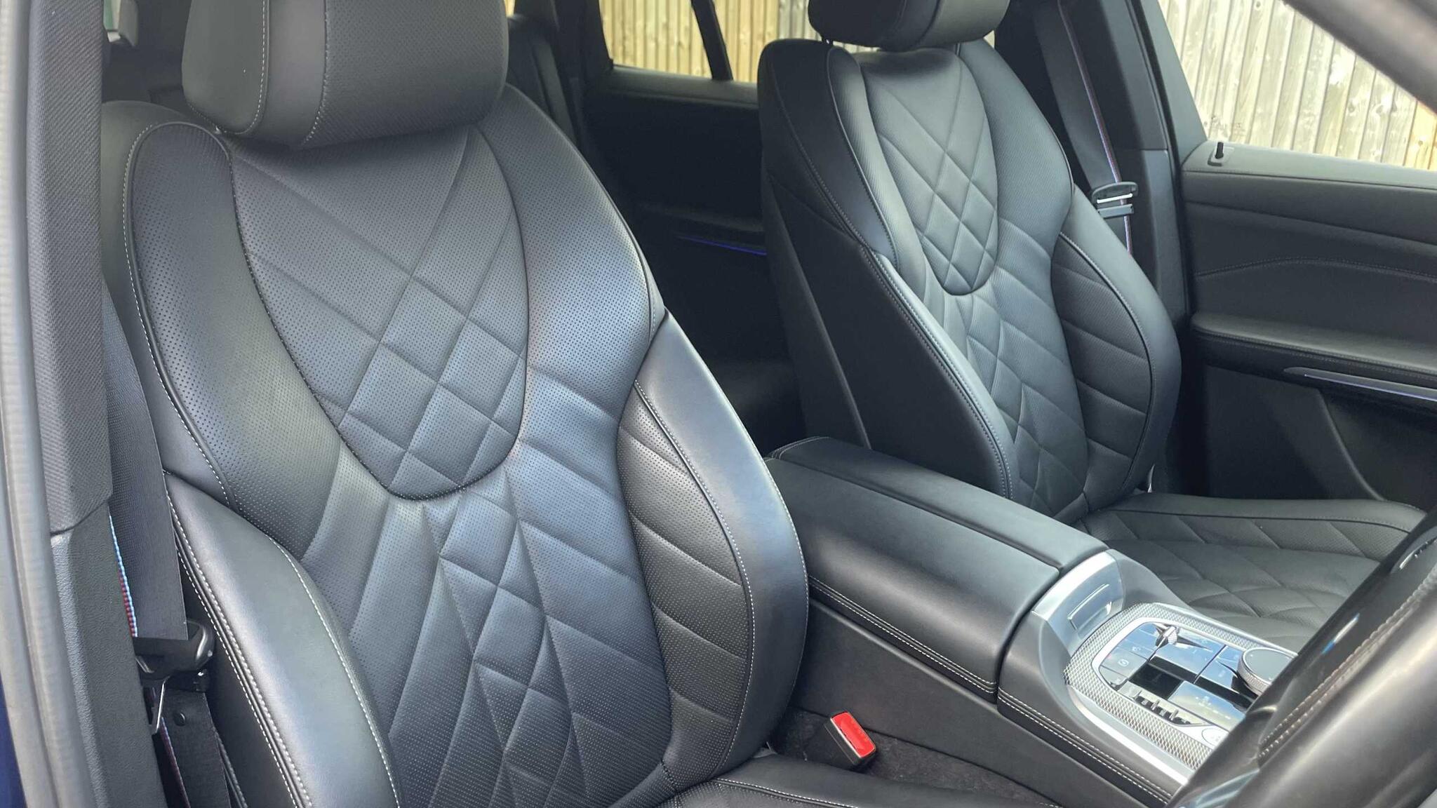 BMW X5 view 11