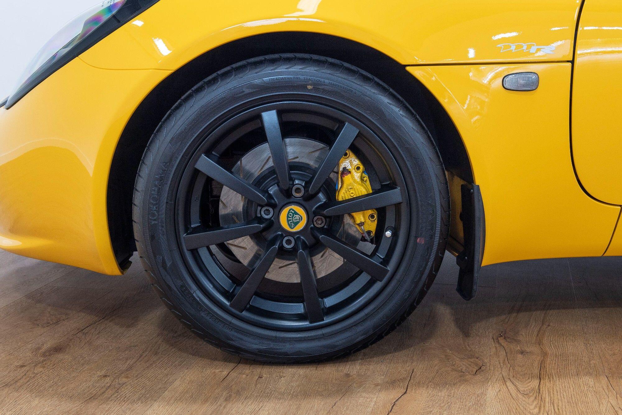 Lotus Elise view 27