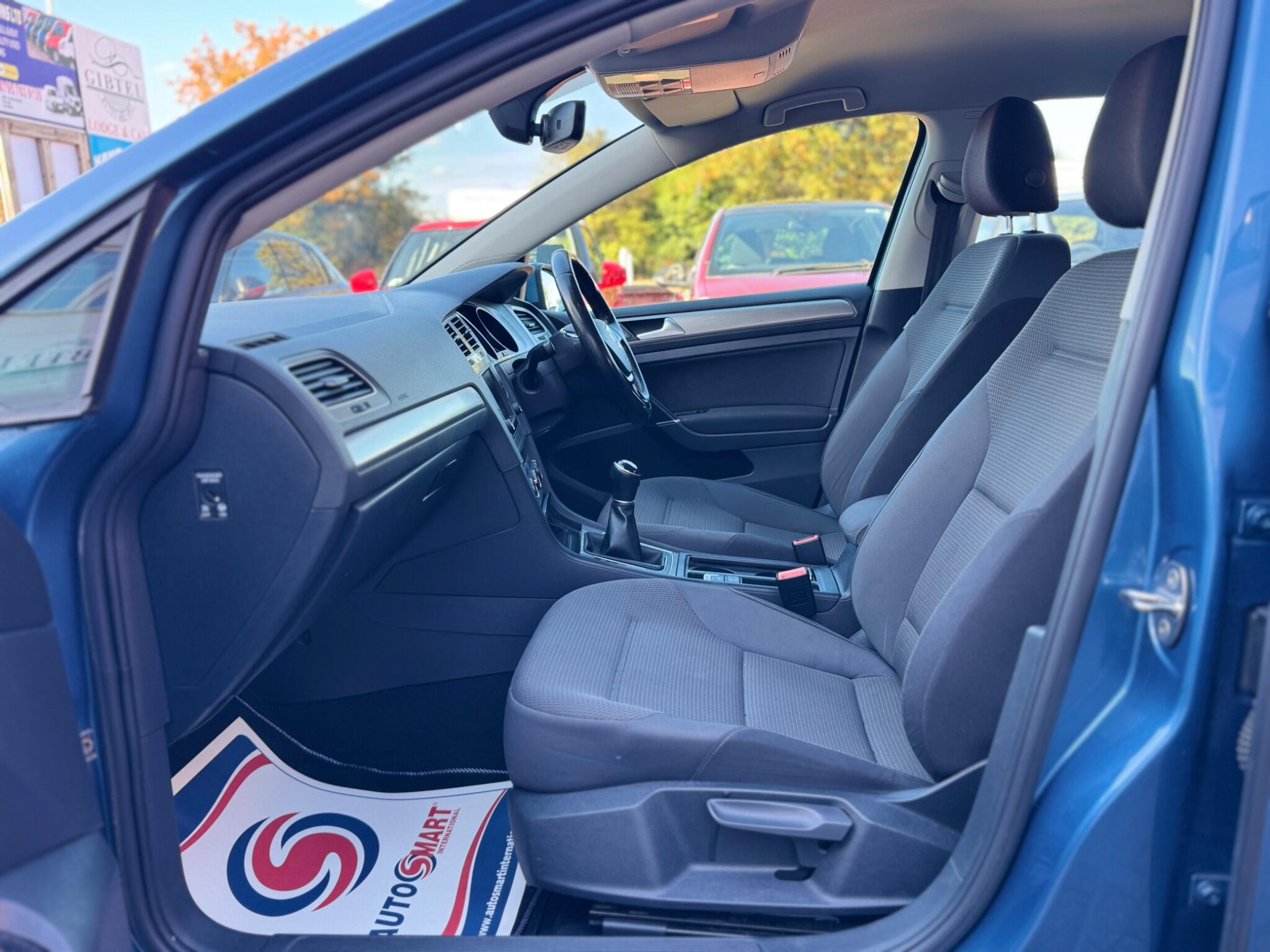 Volkswagen Golf view 15