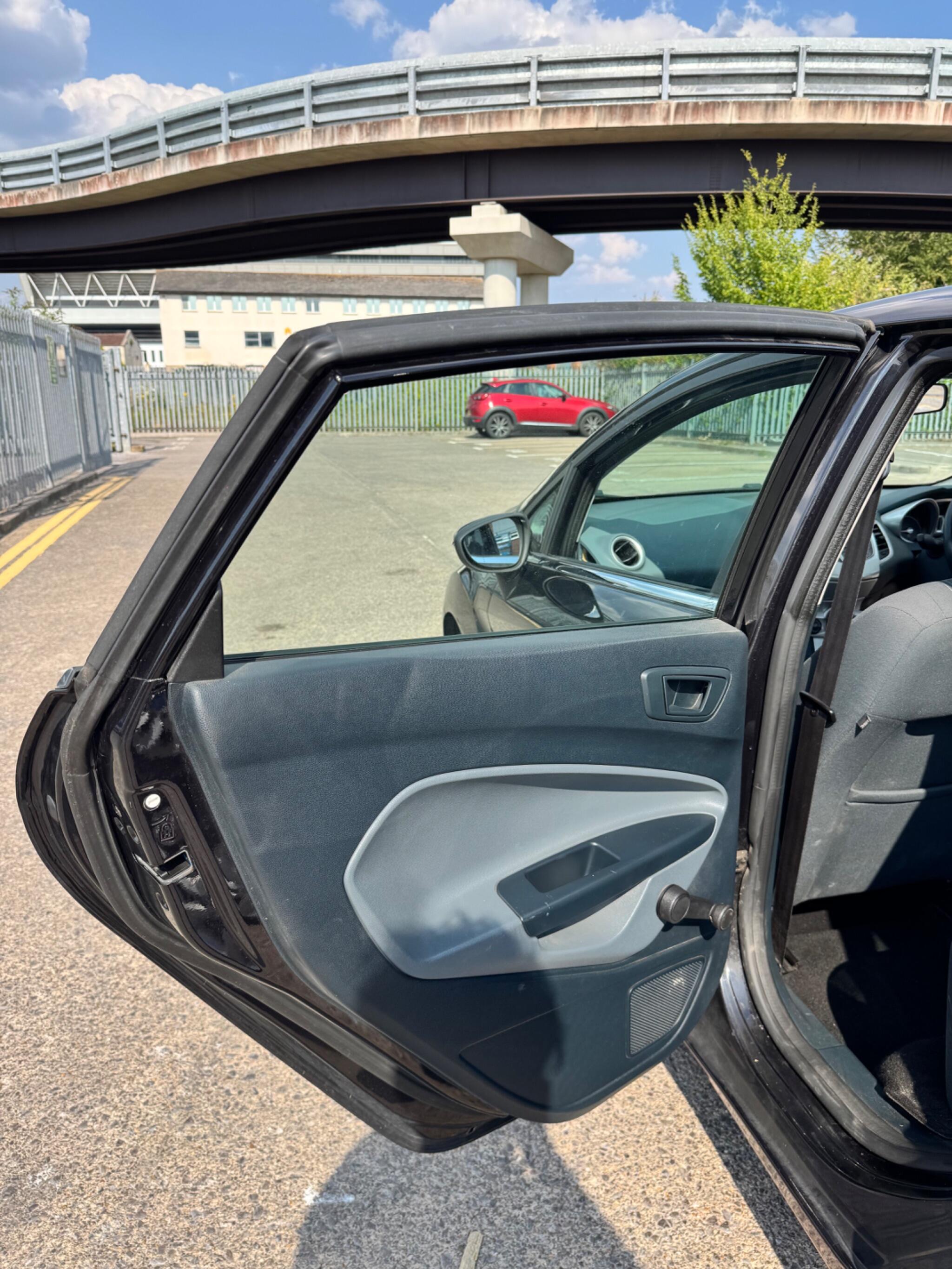 Ford Fiesta view 33