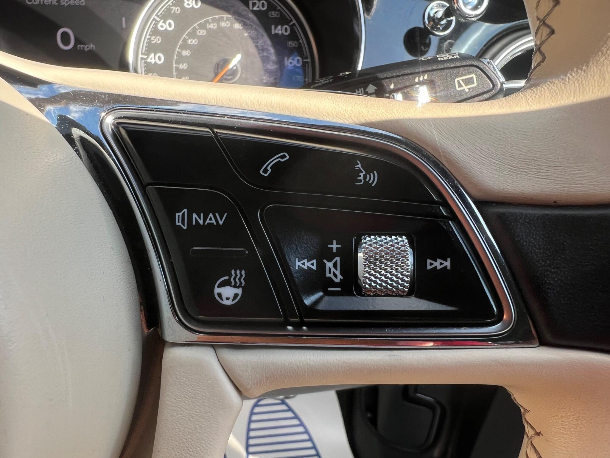 Bentley Bentayga view 52