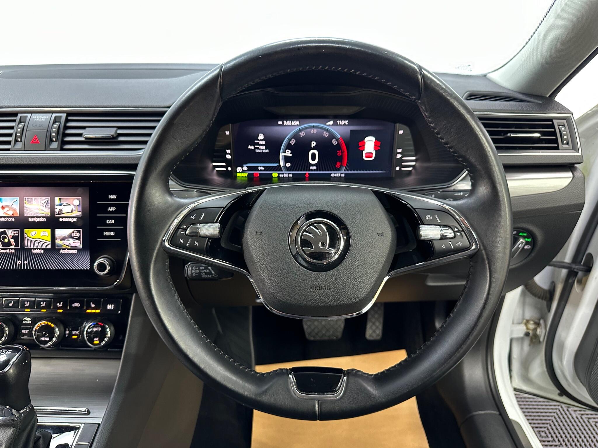 Skoda Superb view 8