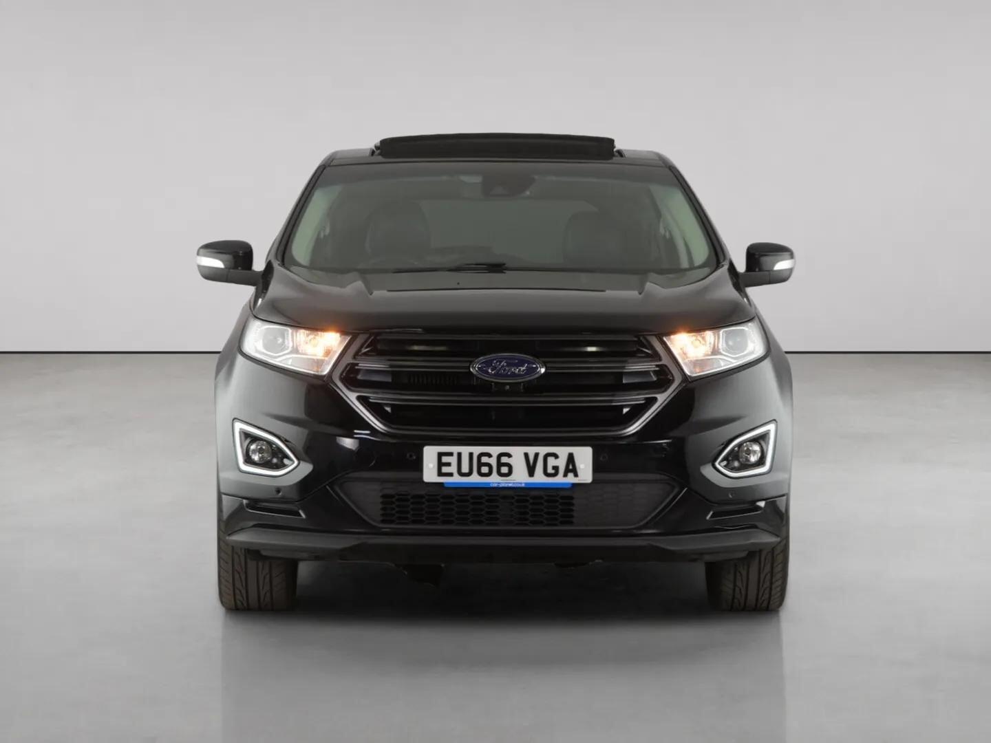 Ford Edge view 5