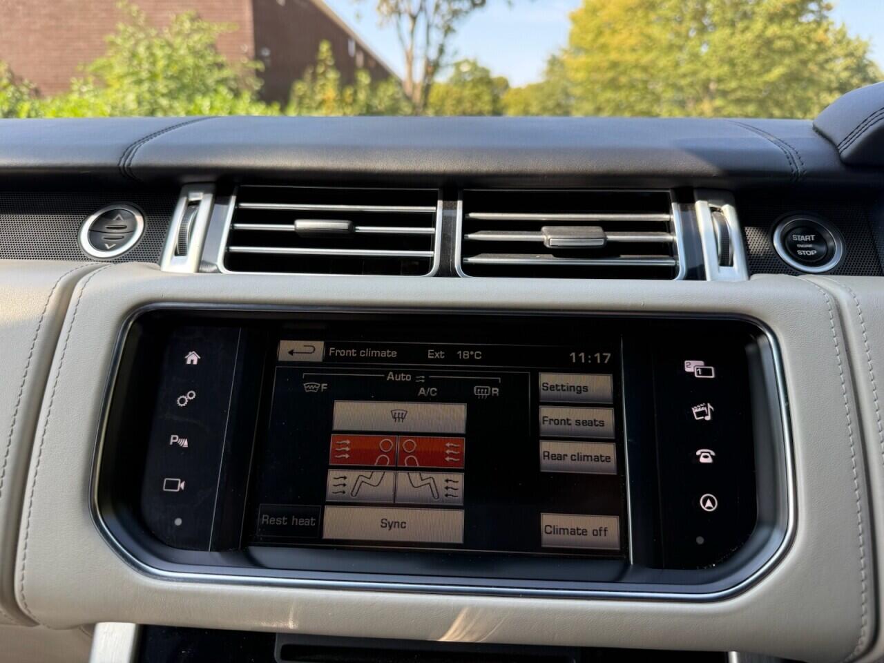 Land Rover Range Rover view 35