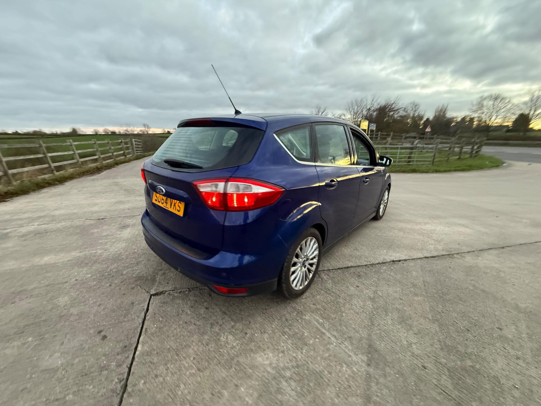 Ford C-Max 1.6 TDCi Titanium Euro 5 5dr — photo 31 of 104