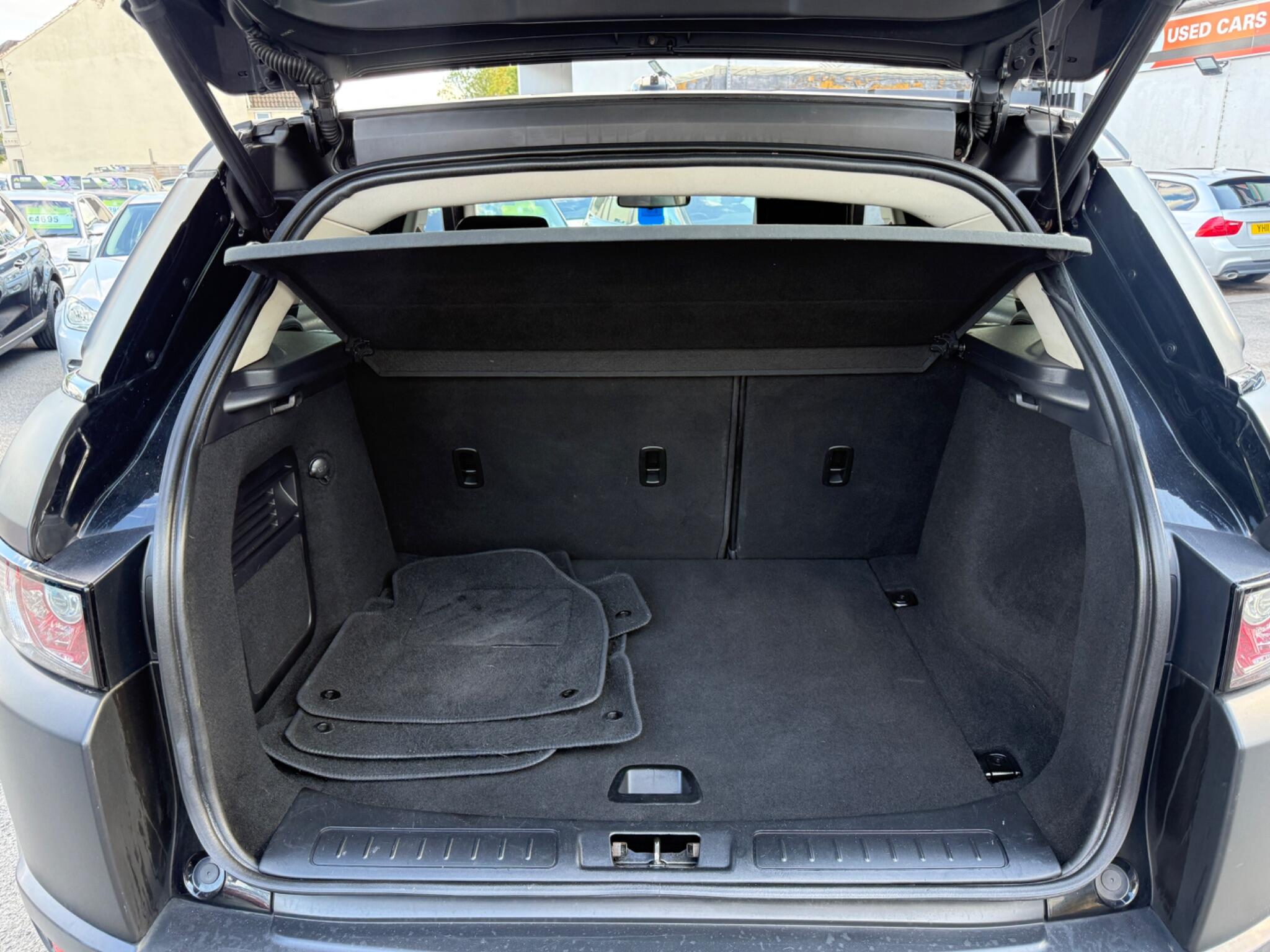Land Rover Range Rover Evoque - Image 40