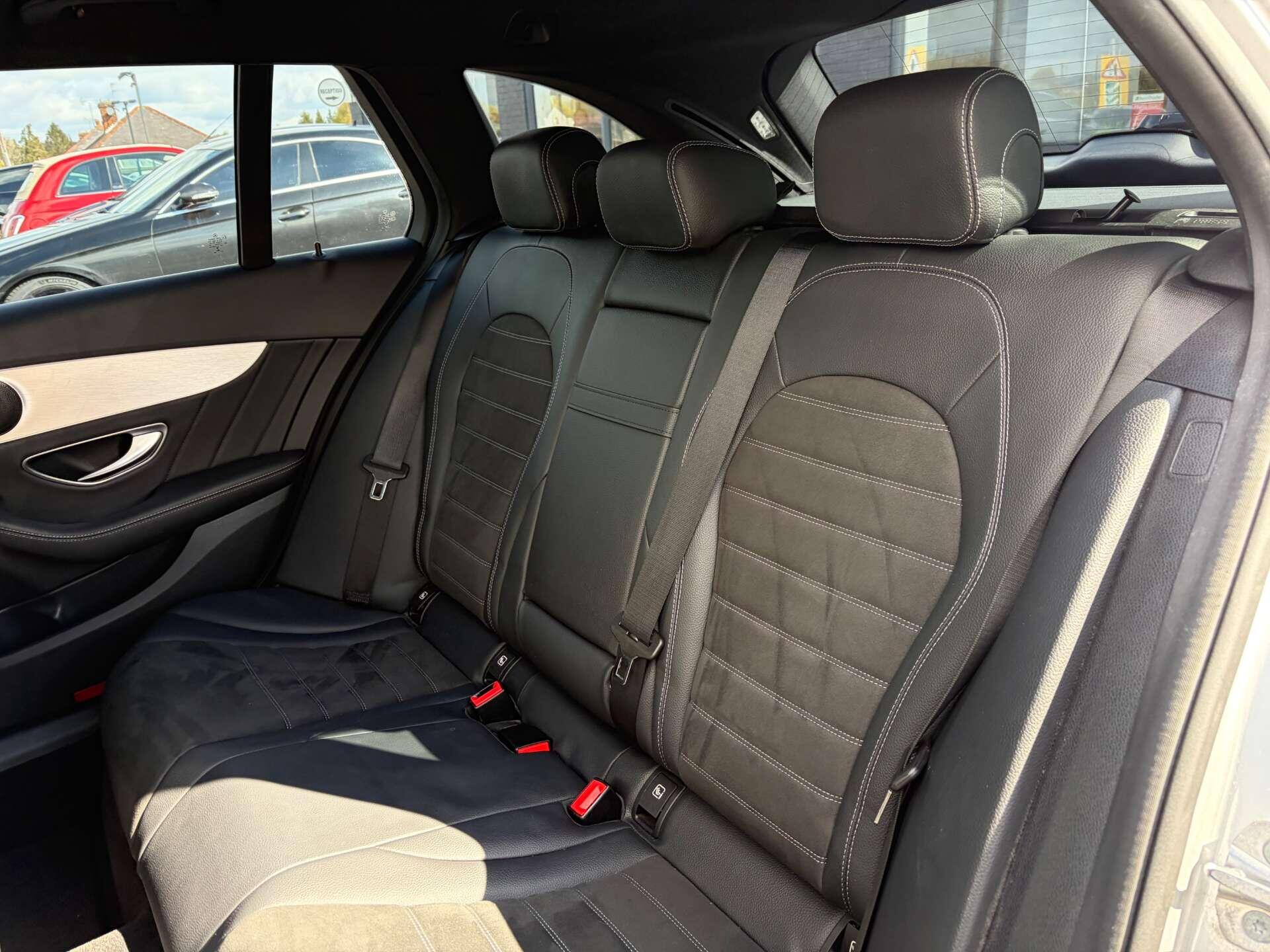 Mercedes-Benz C Class view 24