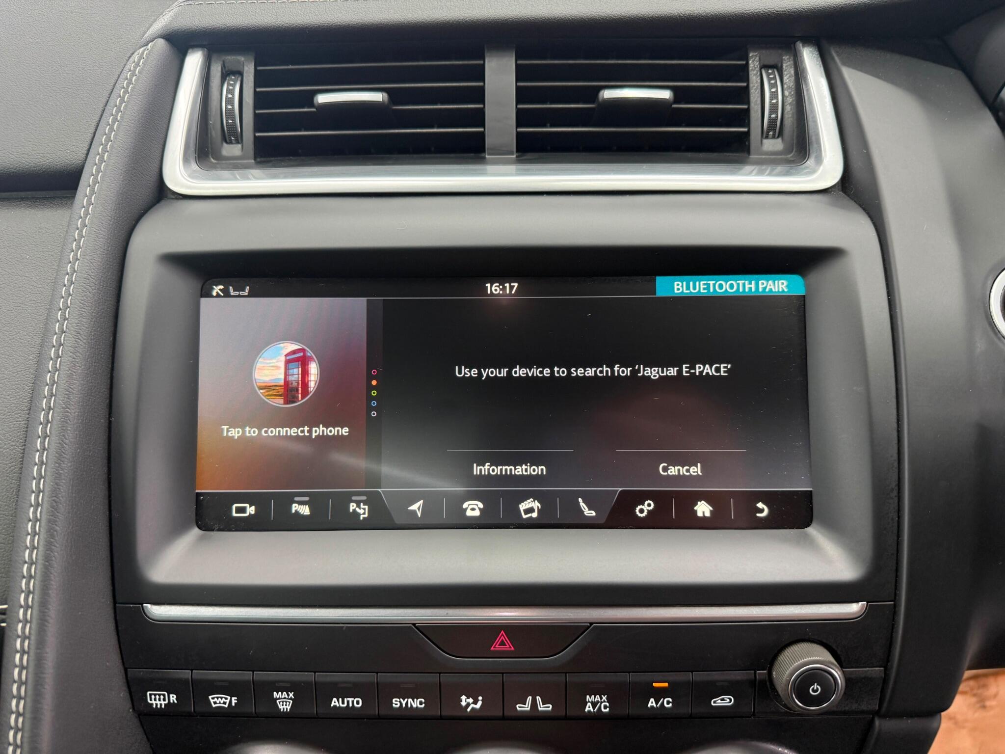 Jaguar E-Pace view 40