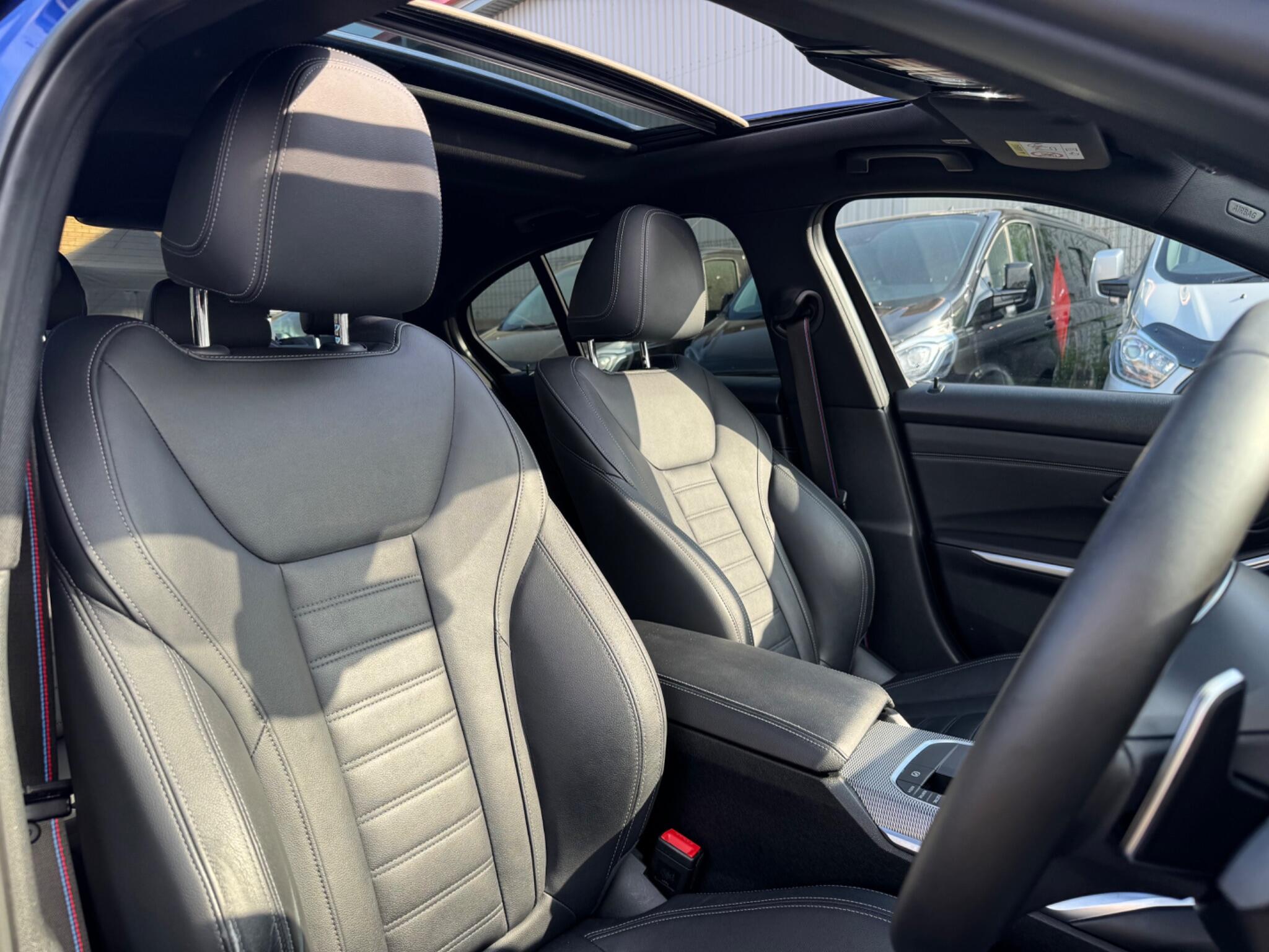 BMW 3 Series view 21