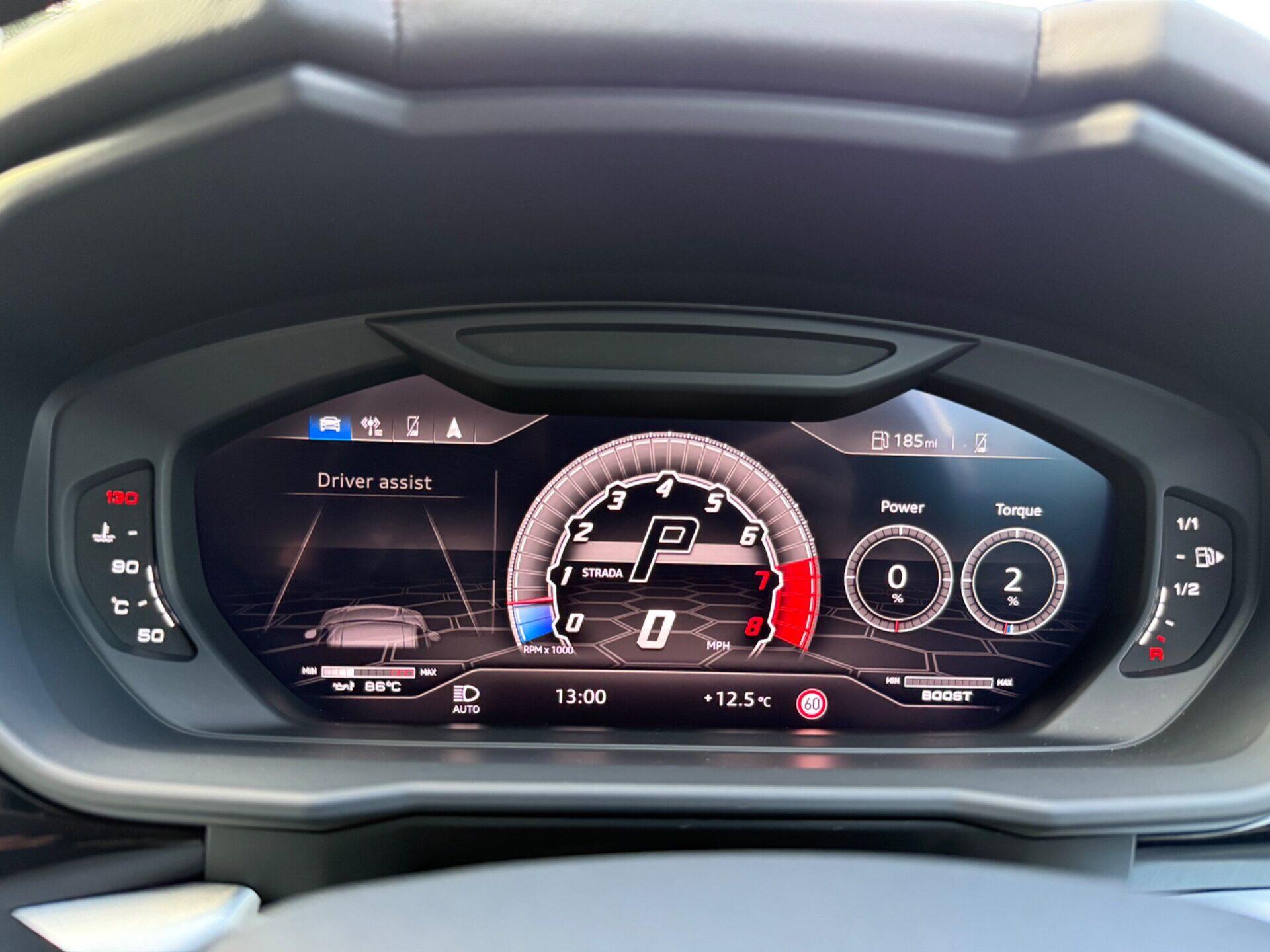 Lamborghini Urus view 7
