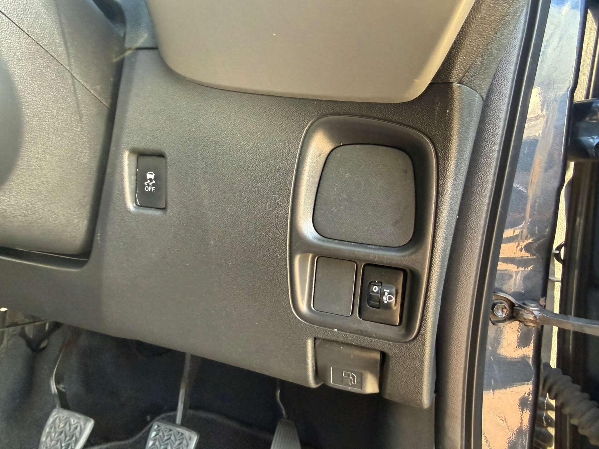 Peugeot 108 view 34