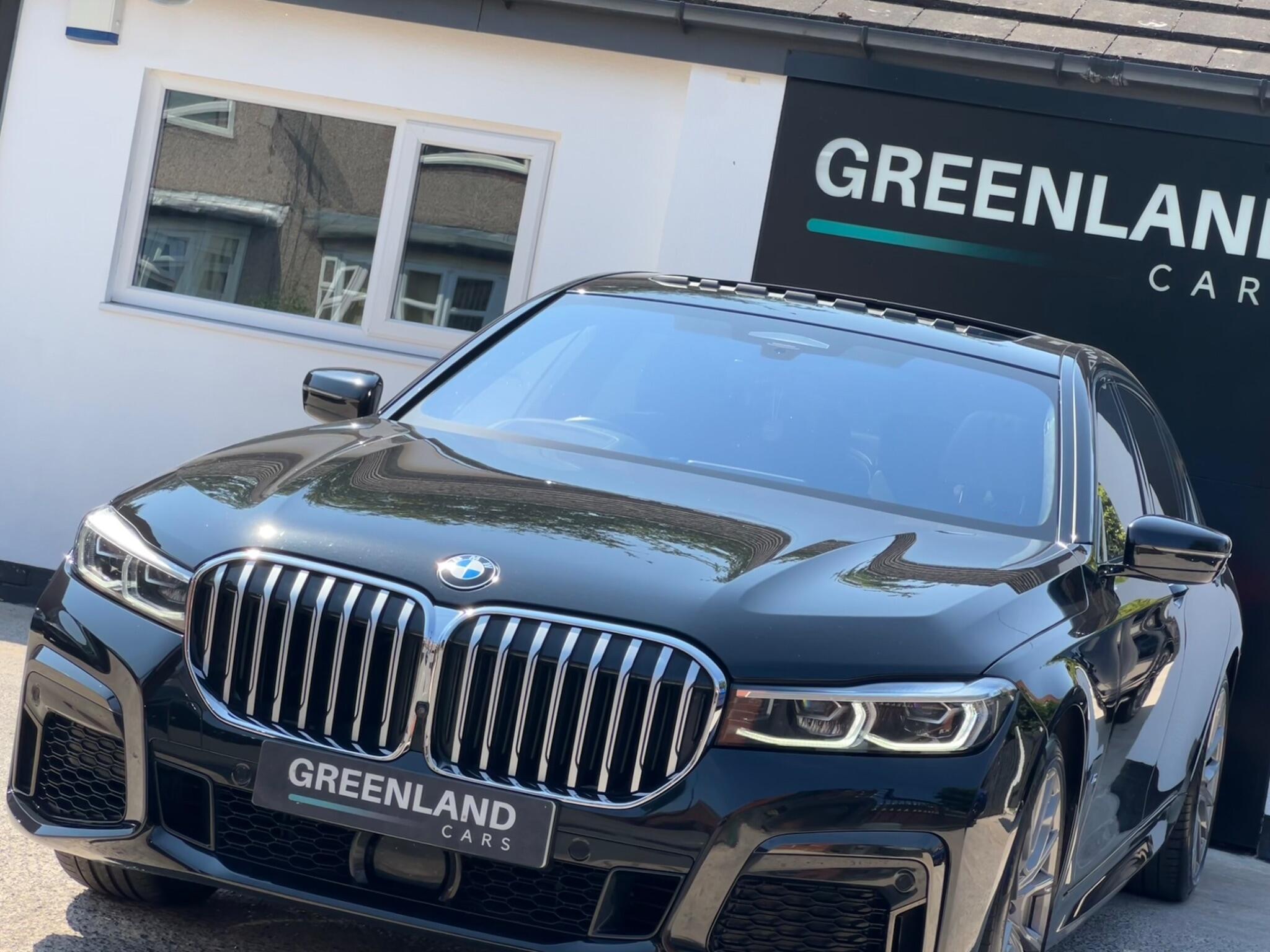BMW 7 Series view 17