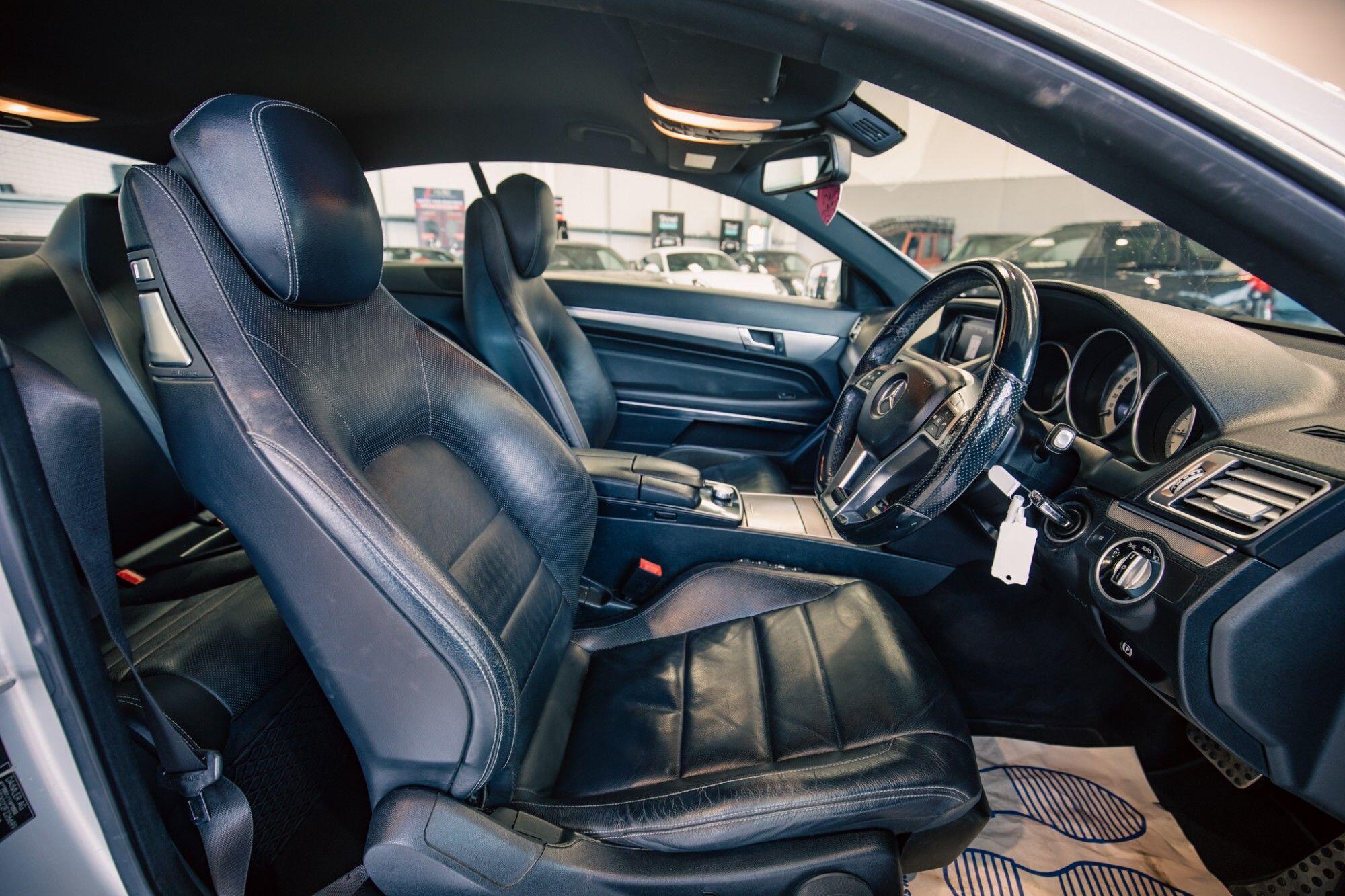 Mercedes-Benz E-Class view 3