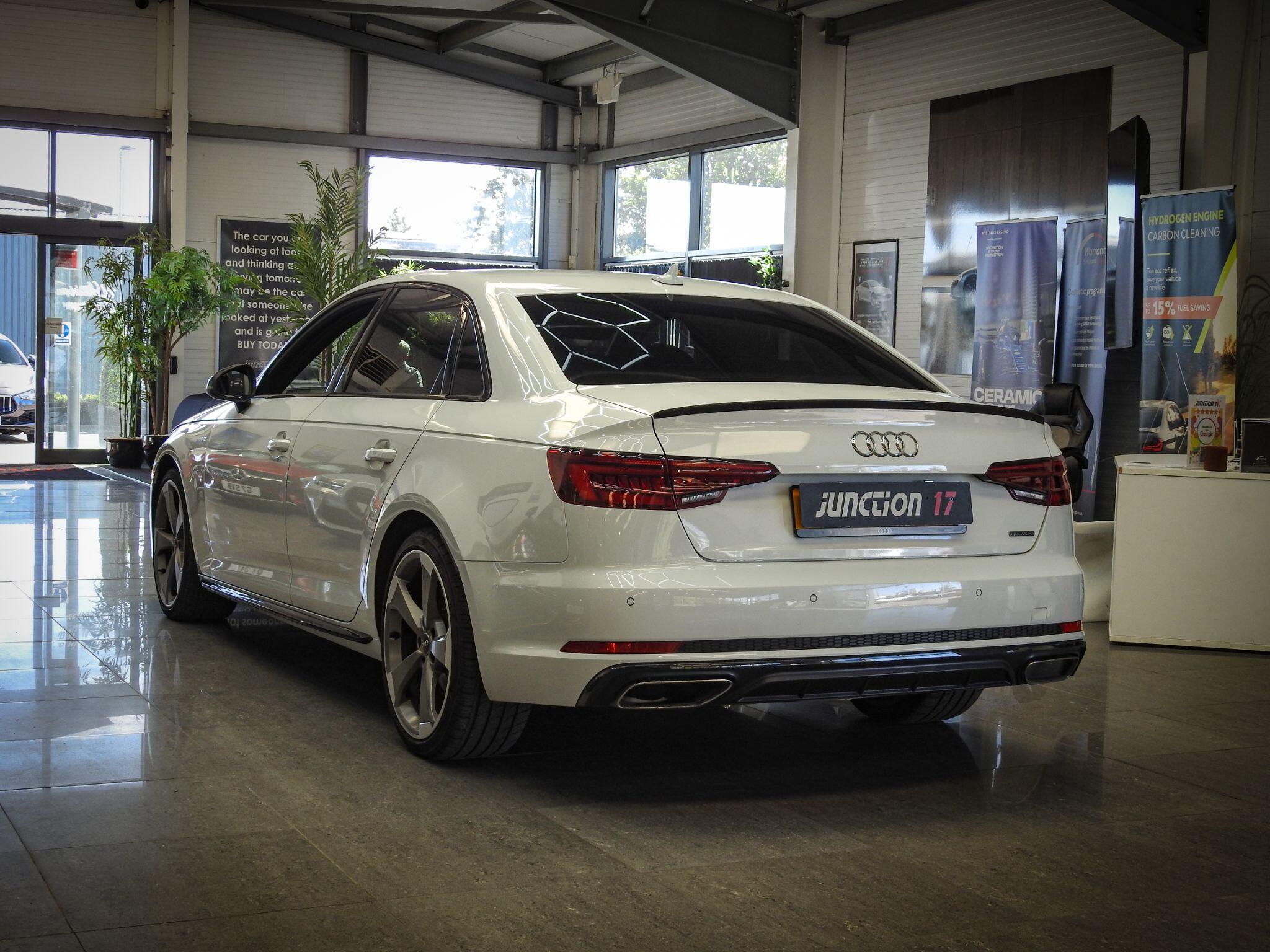 Audi A4 view 14
