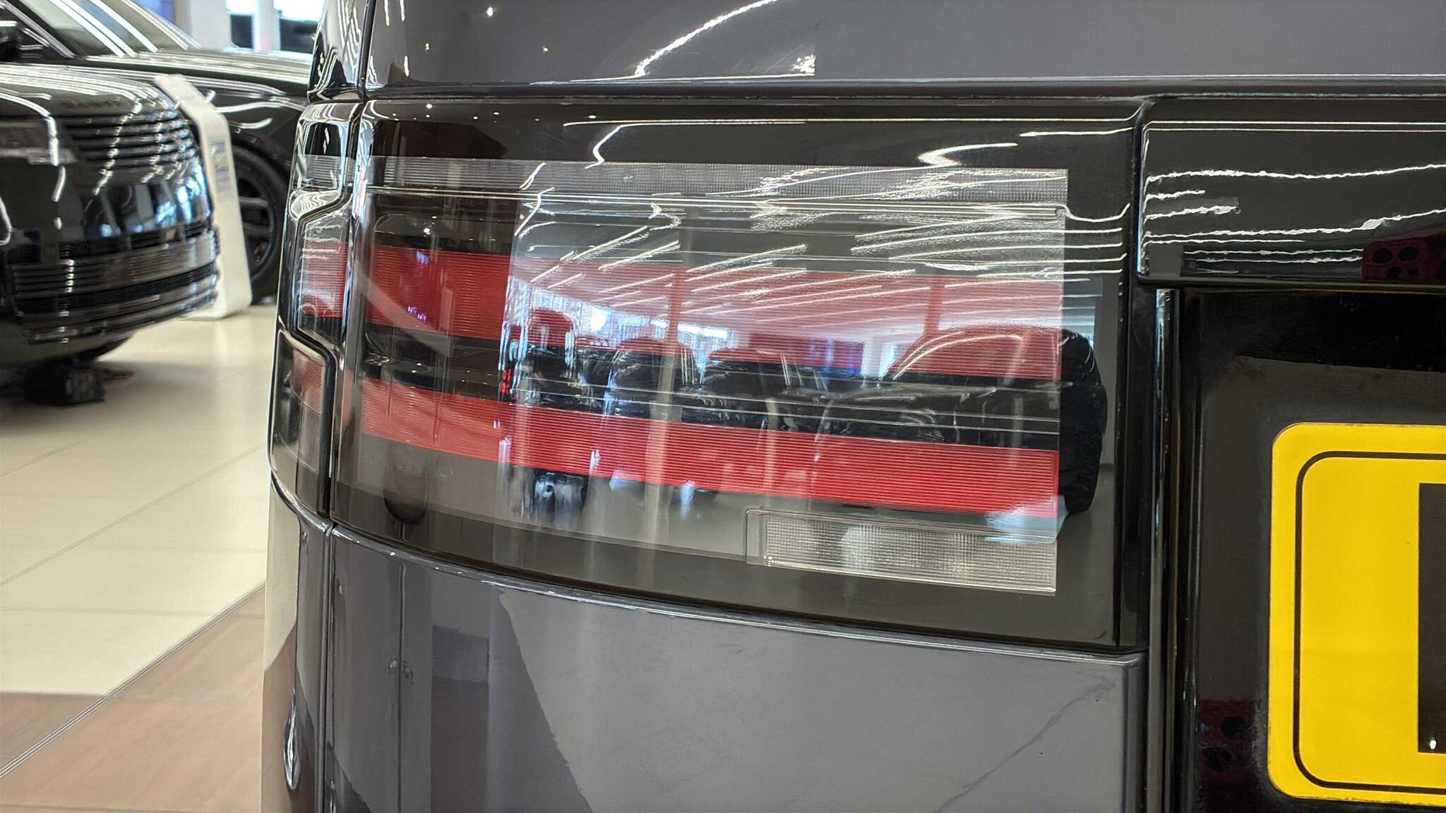 Land Rover Discovery view 19