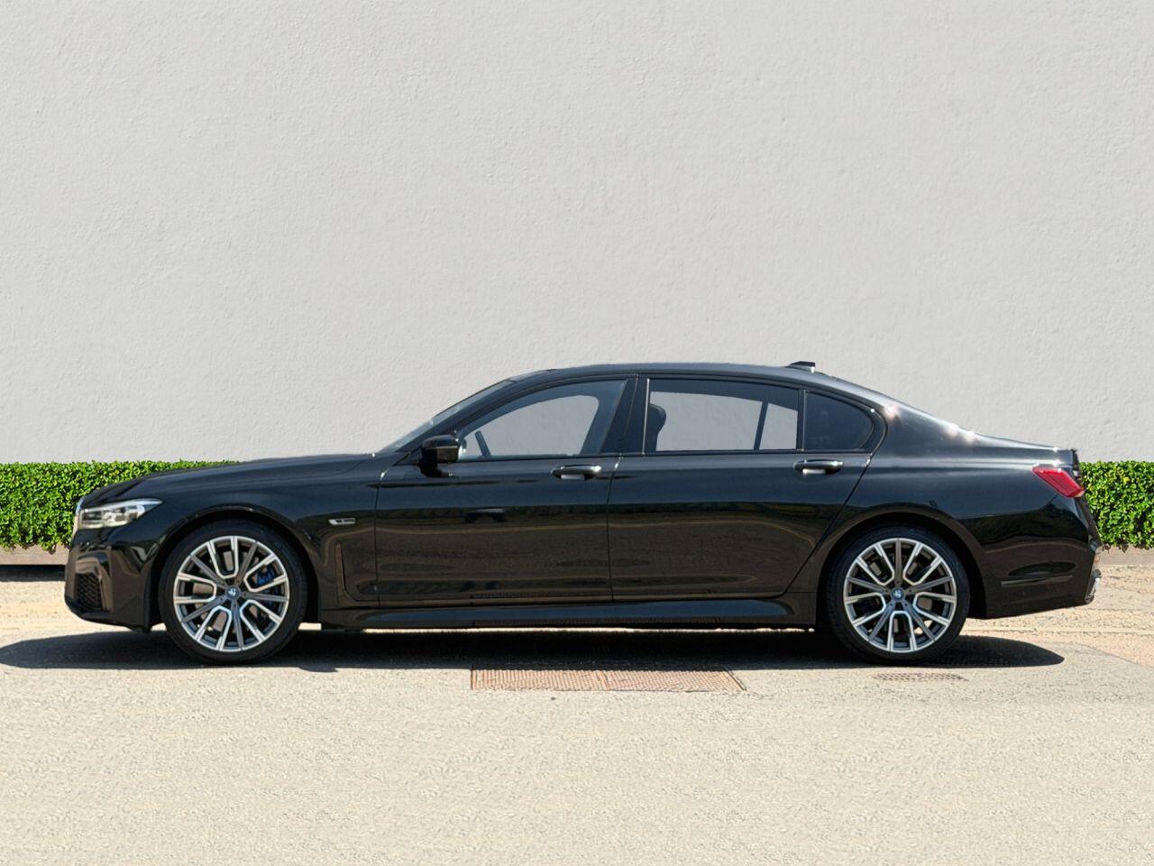 BMW 7 Series view 4
