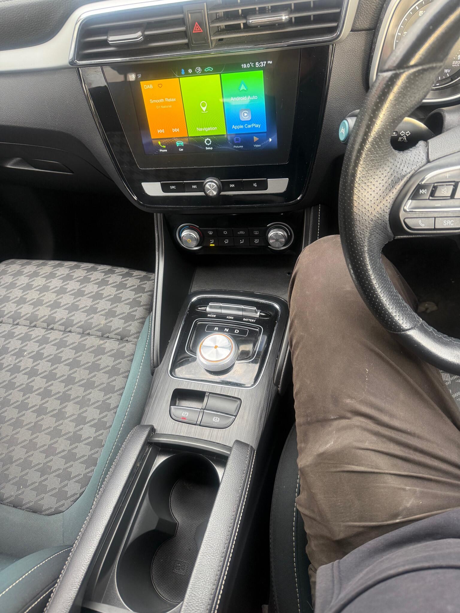 MG ZS view 16