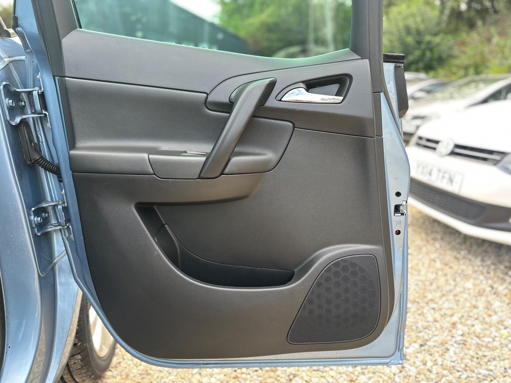 Vauxhall Meriva view 48