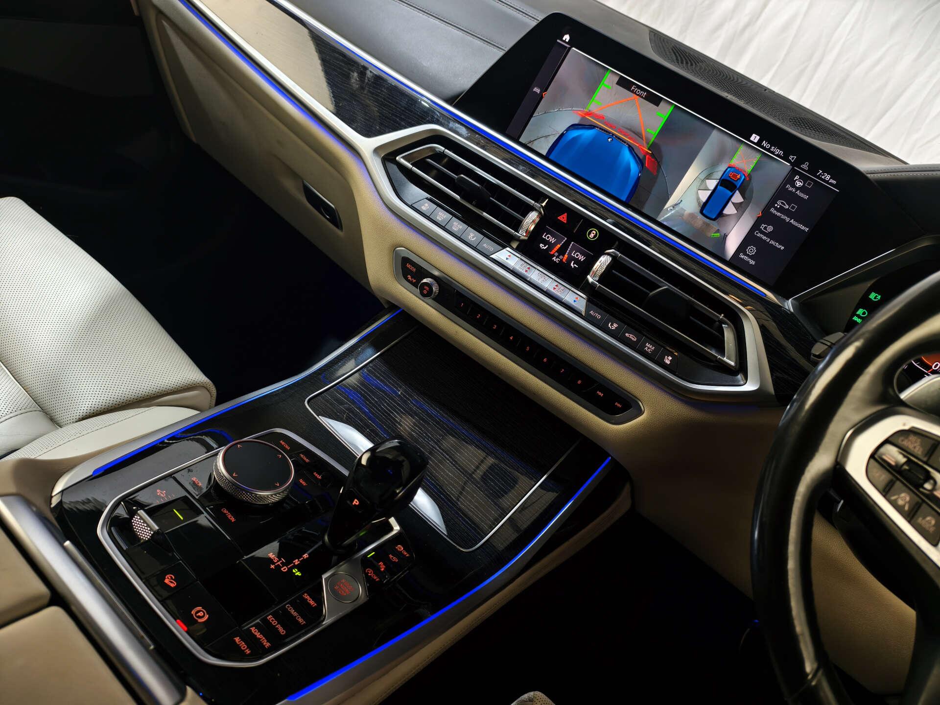 BMW X7 view 38