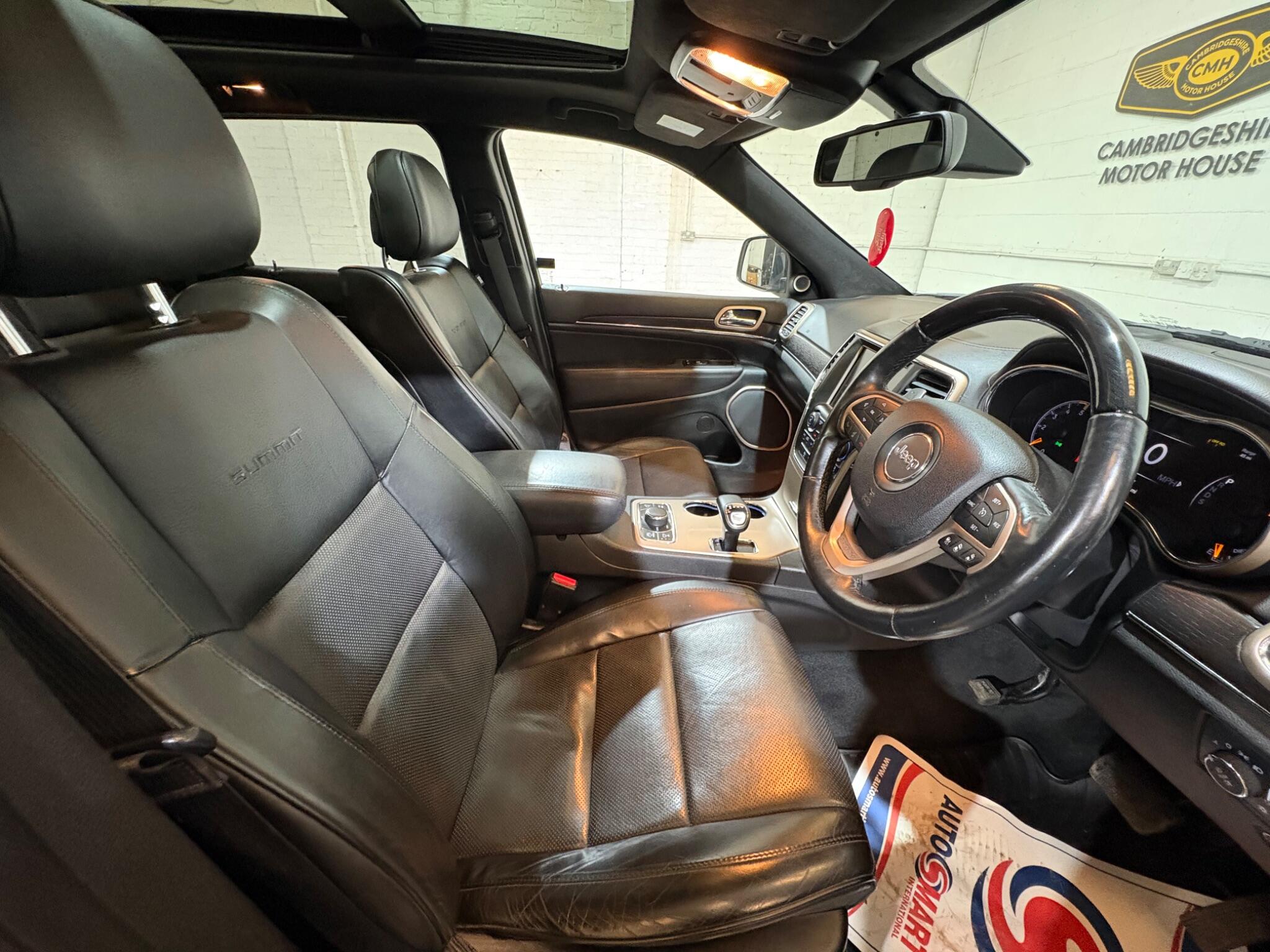 Jeep Grand Cherokee view 31