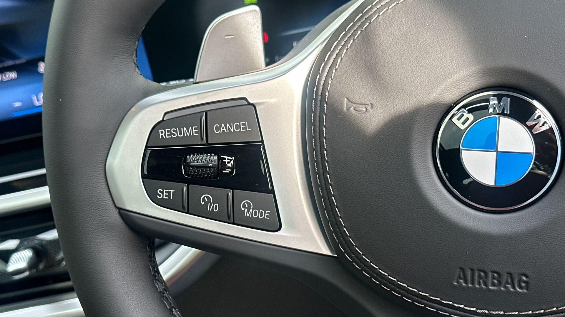 BMW X7 view 17