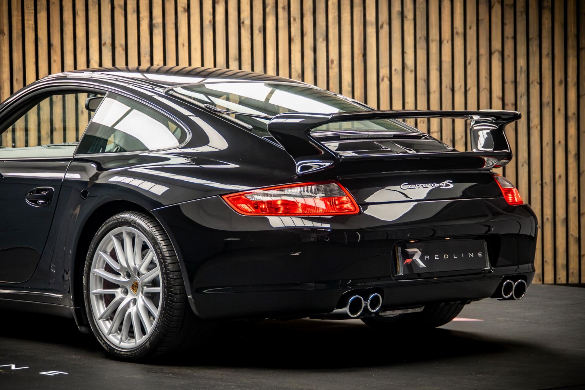 Porsche 911 view 20