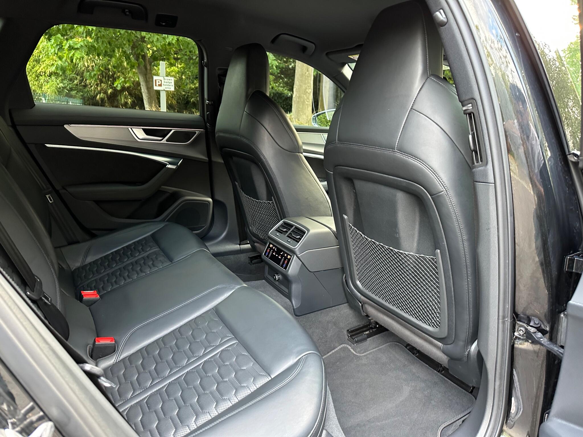 Audi RS6 view 23