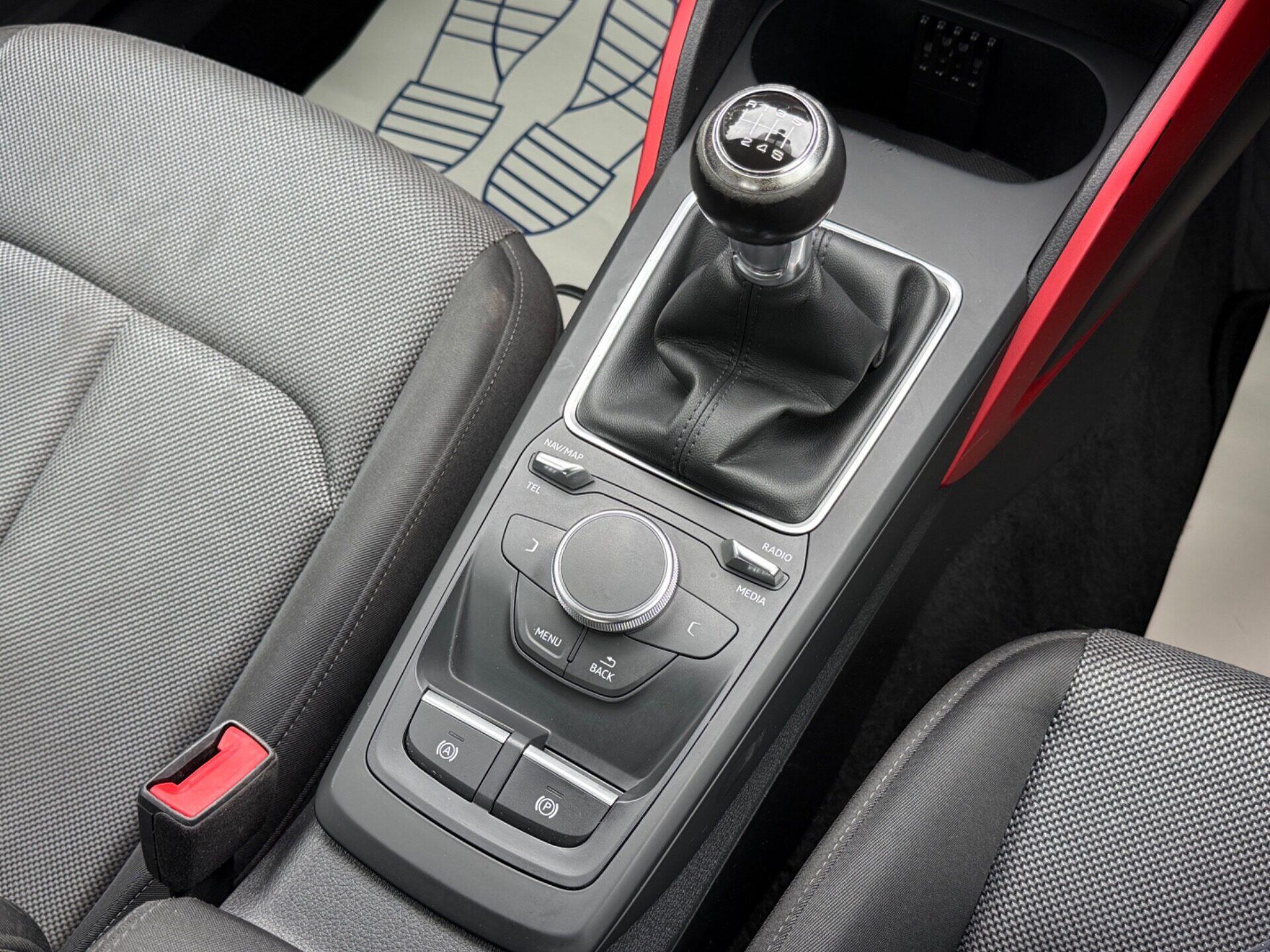 Audi Q2 view 10