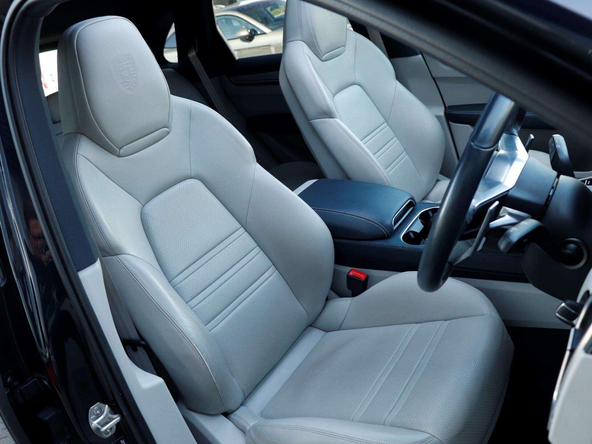 Porsche Cayenne view 24