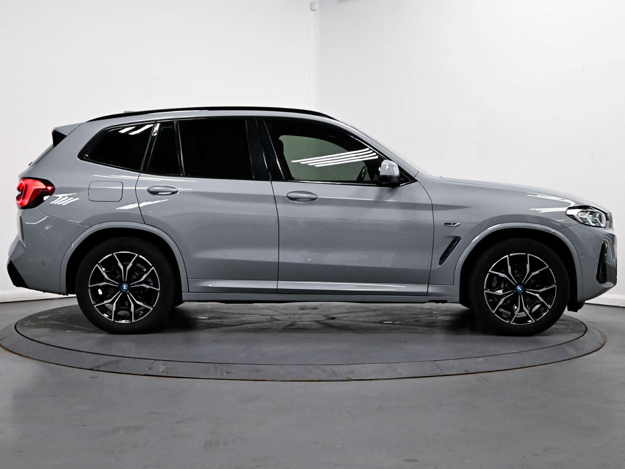 BMW X3 view 18