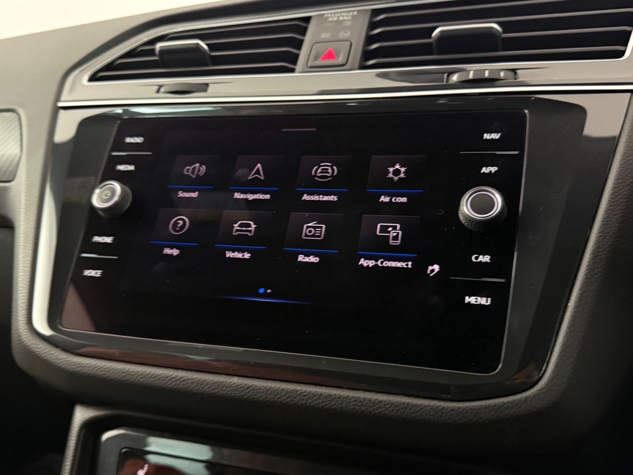 Volkswagen Tiguan view 28