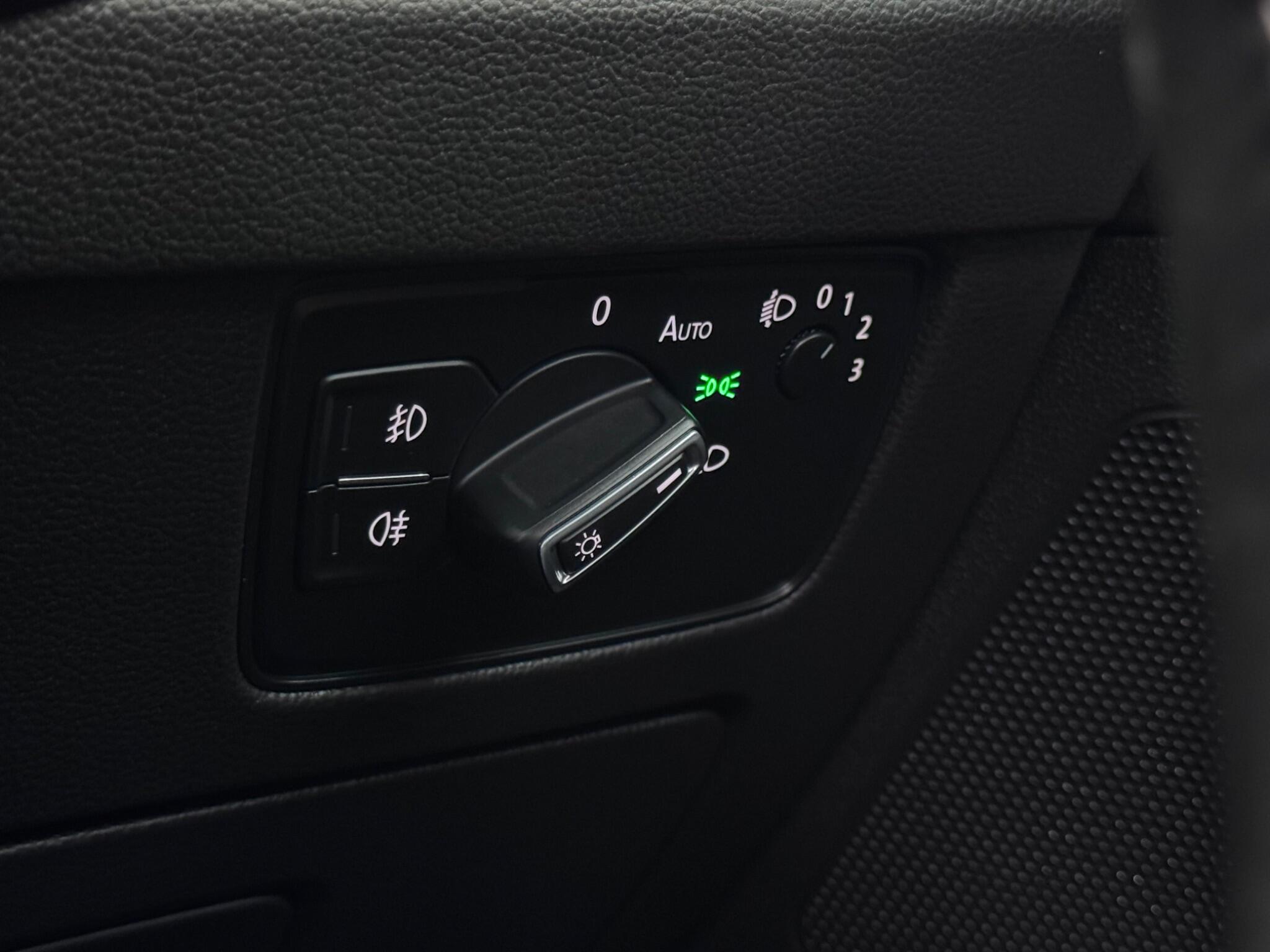 Volkswagen Passat view 45