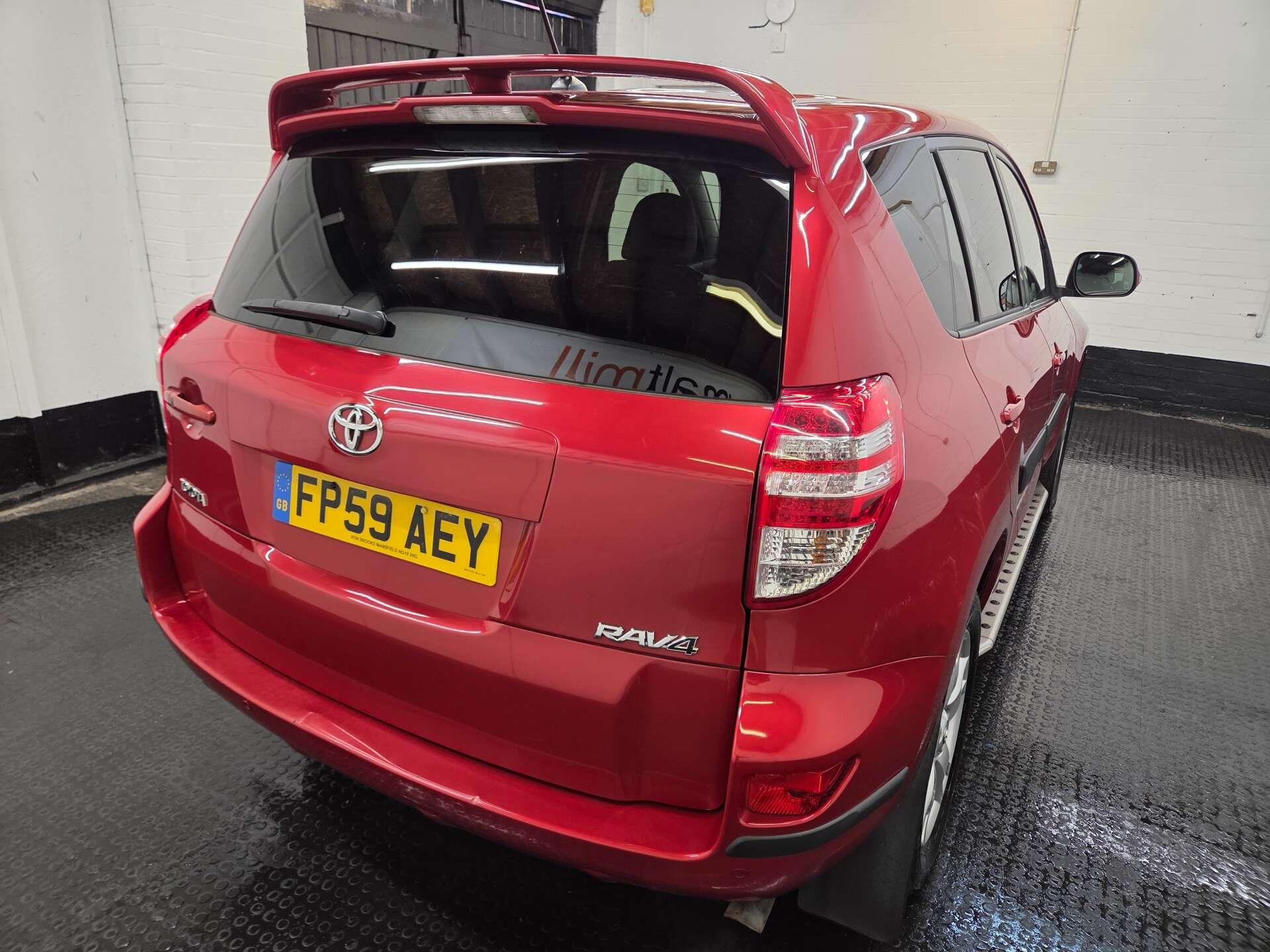 Toyota RAV4 view 7