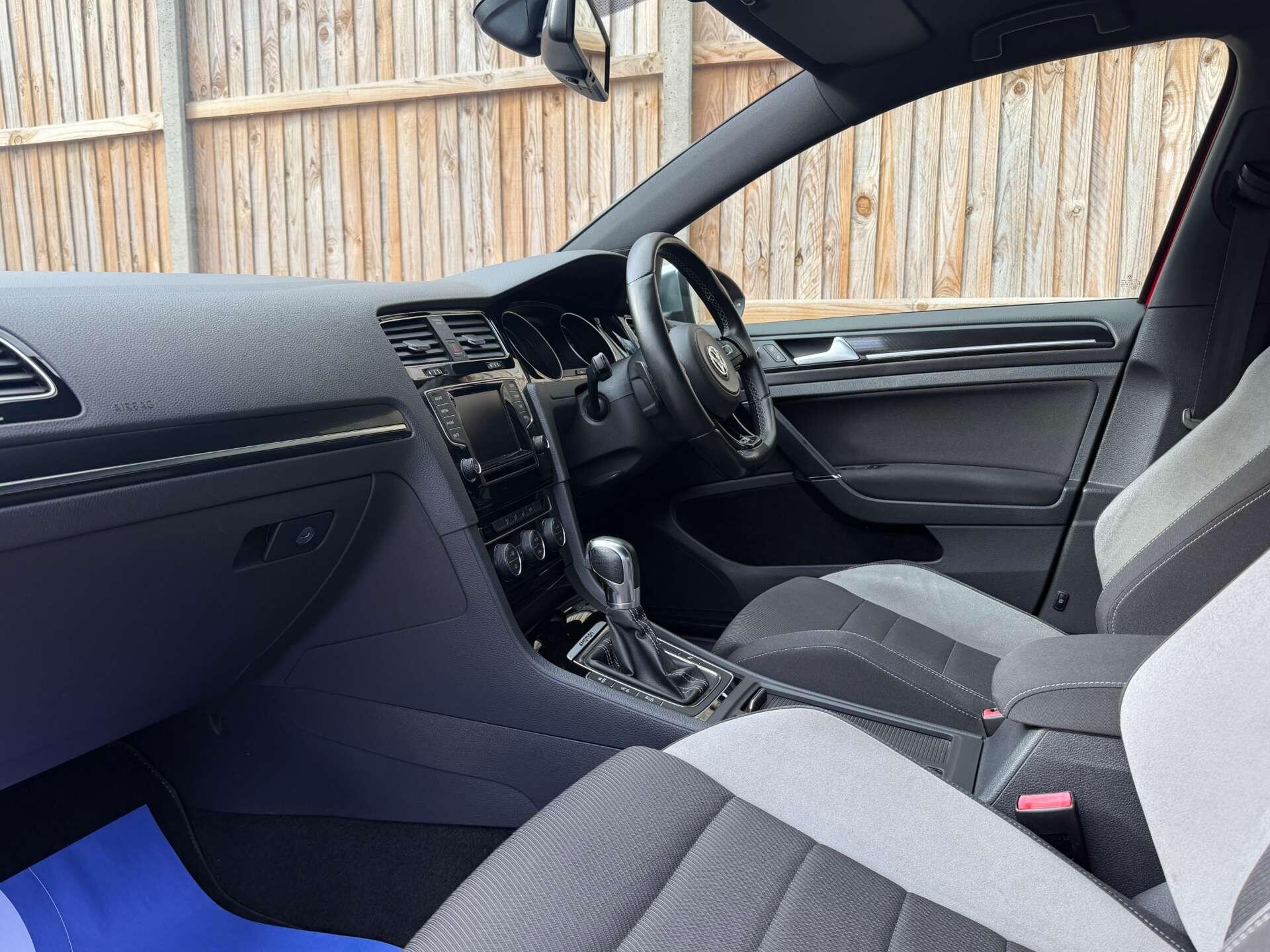 Volkswagen Golf view 18