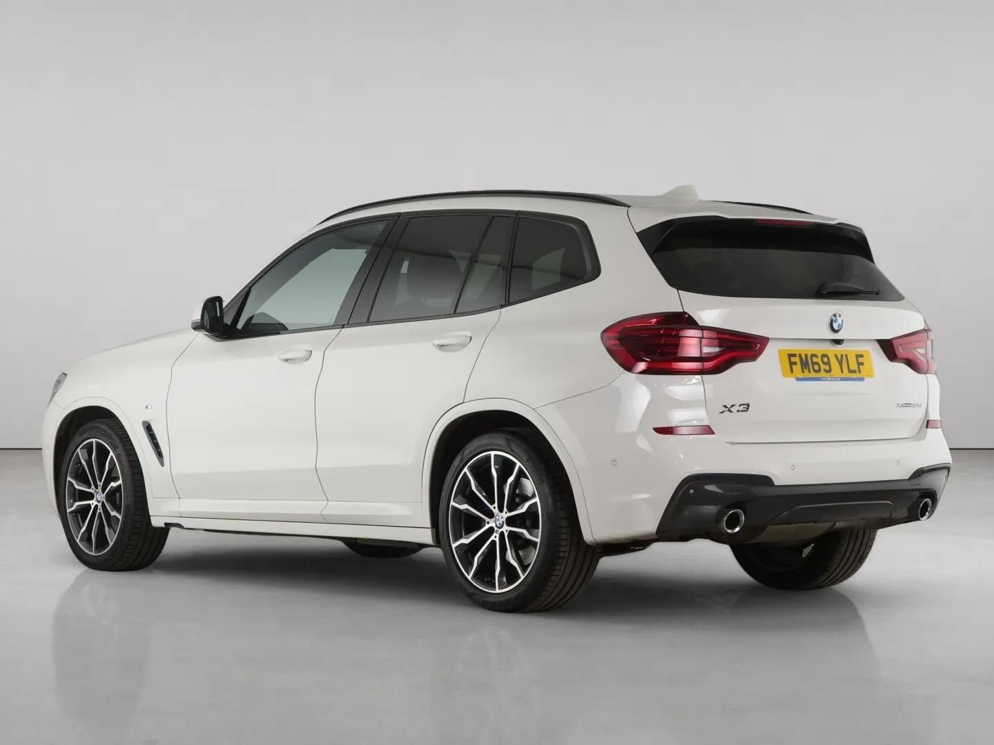 BMW X3 view 9