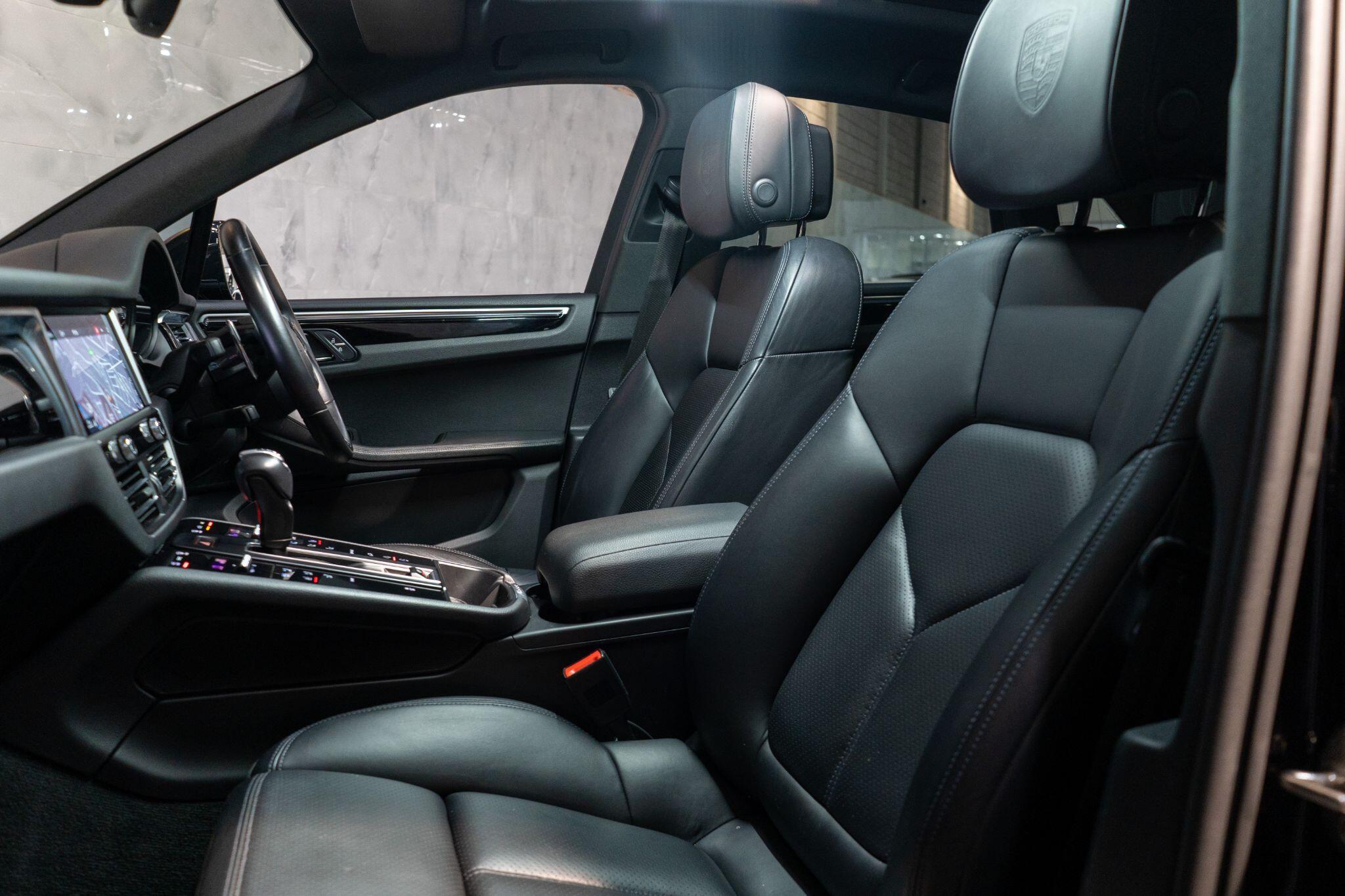 Porsche Macan view 35