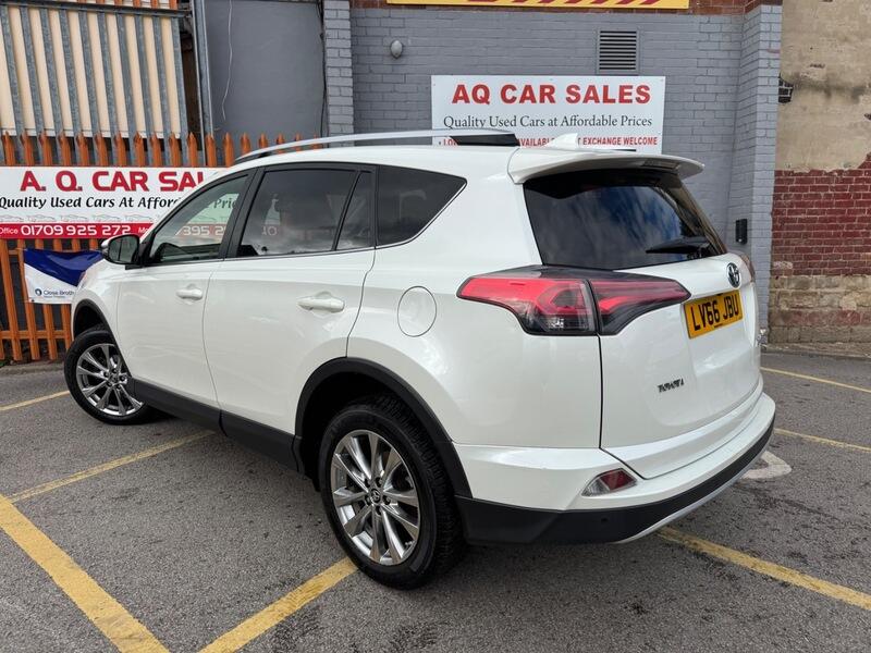 Toyota Rav4 view 5